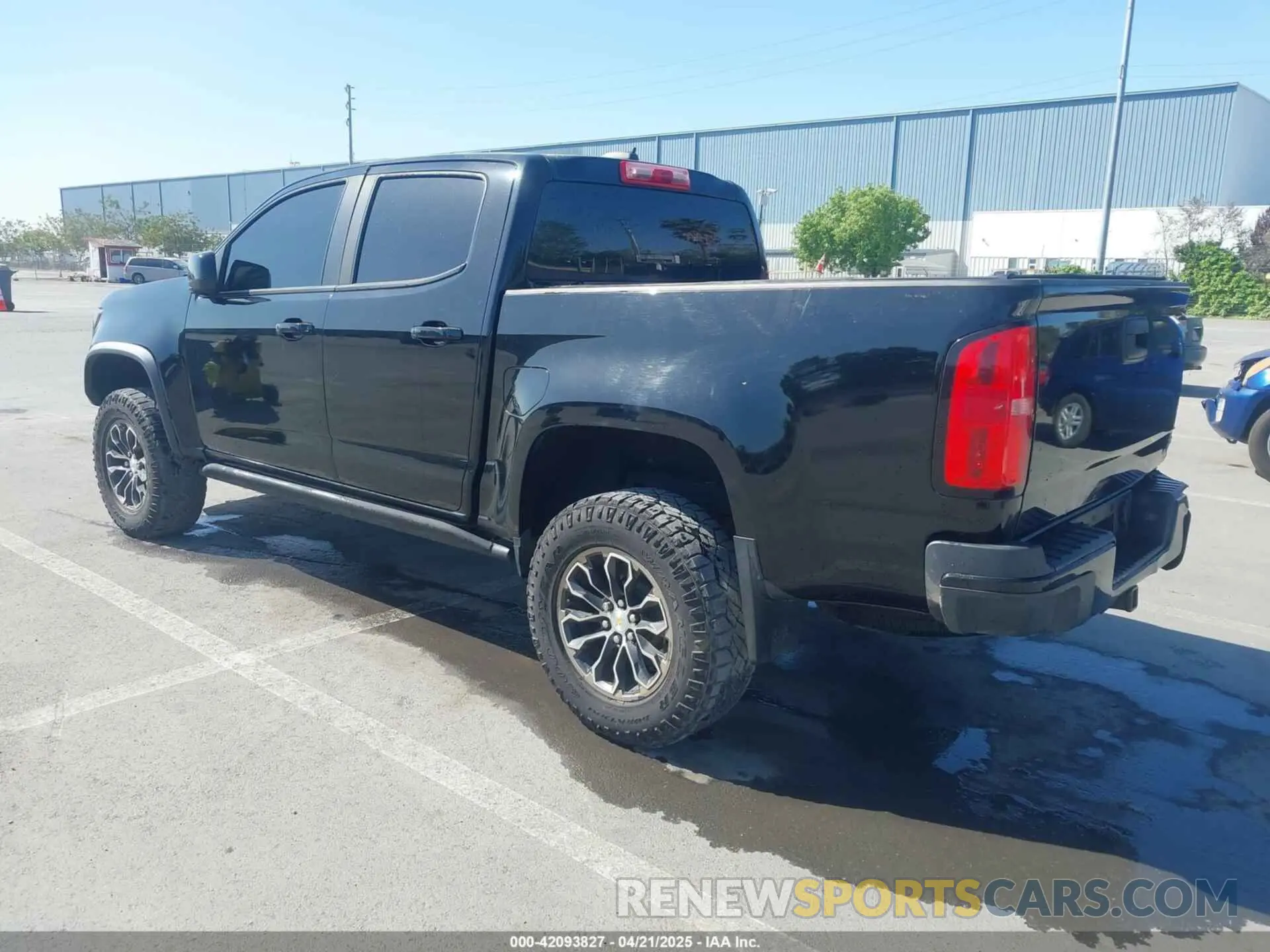 3 Photograph of a damaged car 1GCGTEEN6M1169379 CHEVROLET COLORADO 2021