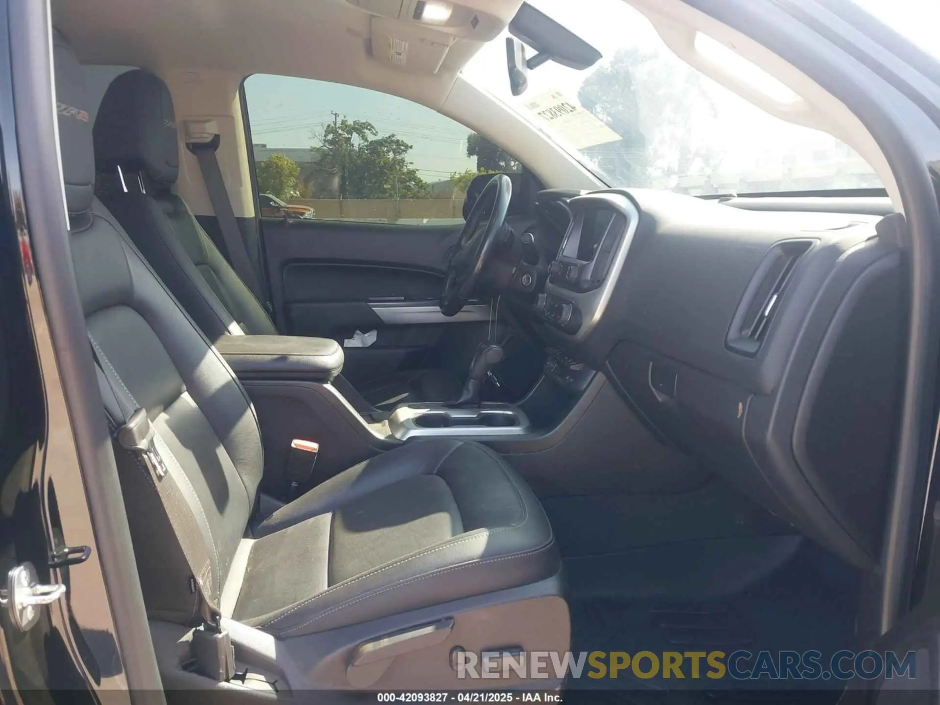 5 Photograph of a damaged car 1GCGTEEN6M1169379 CHEVROLET COLORADO 2021