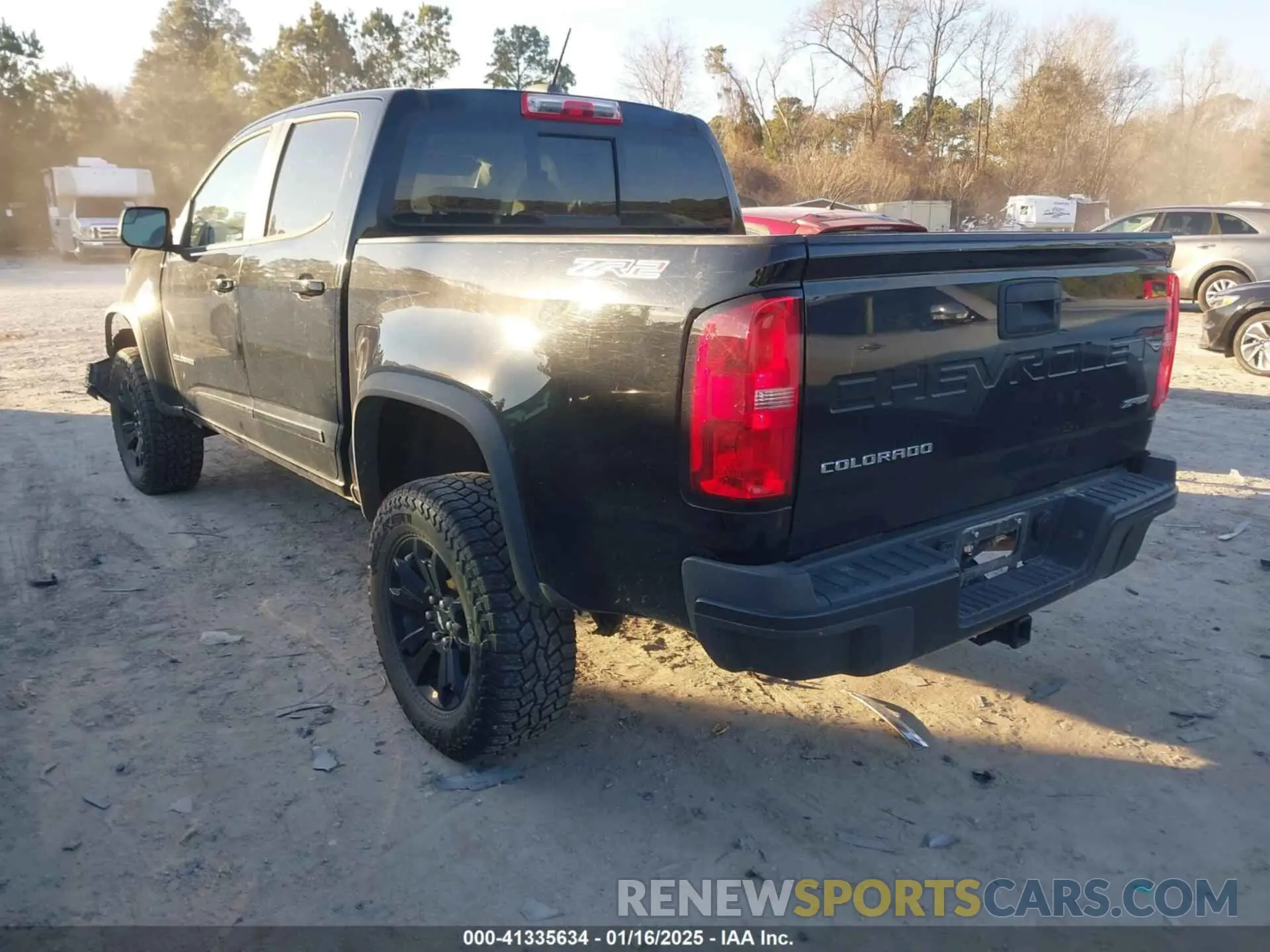 3 Photograph of a damaged car 1GCGTEEN7M1111068 CHEVROLET COLORADO 2021