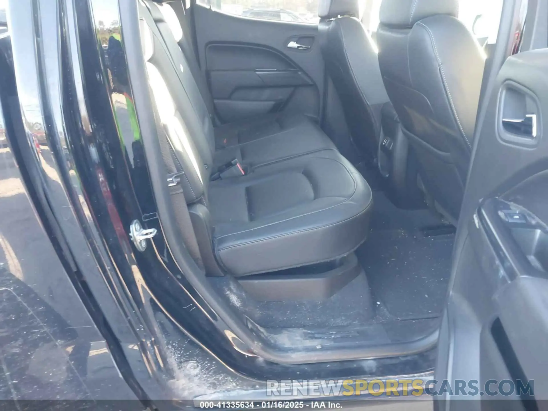 8 Photograph of a damaged car 1GCGTEEN7M1111068 CHEVROLET COLORADO 2021
