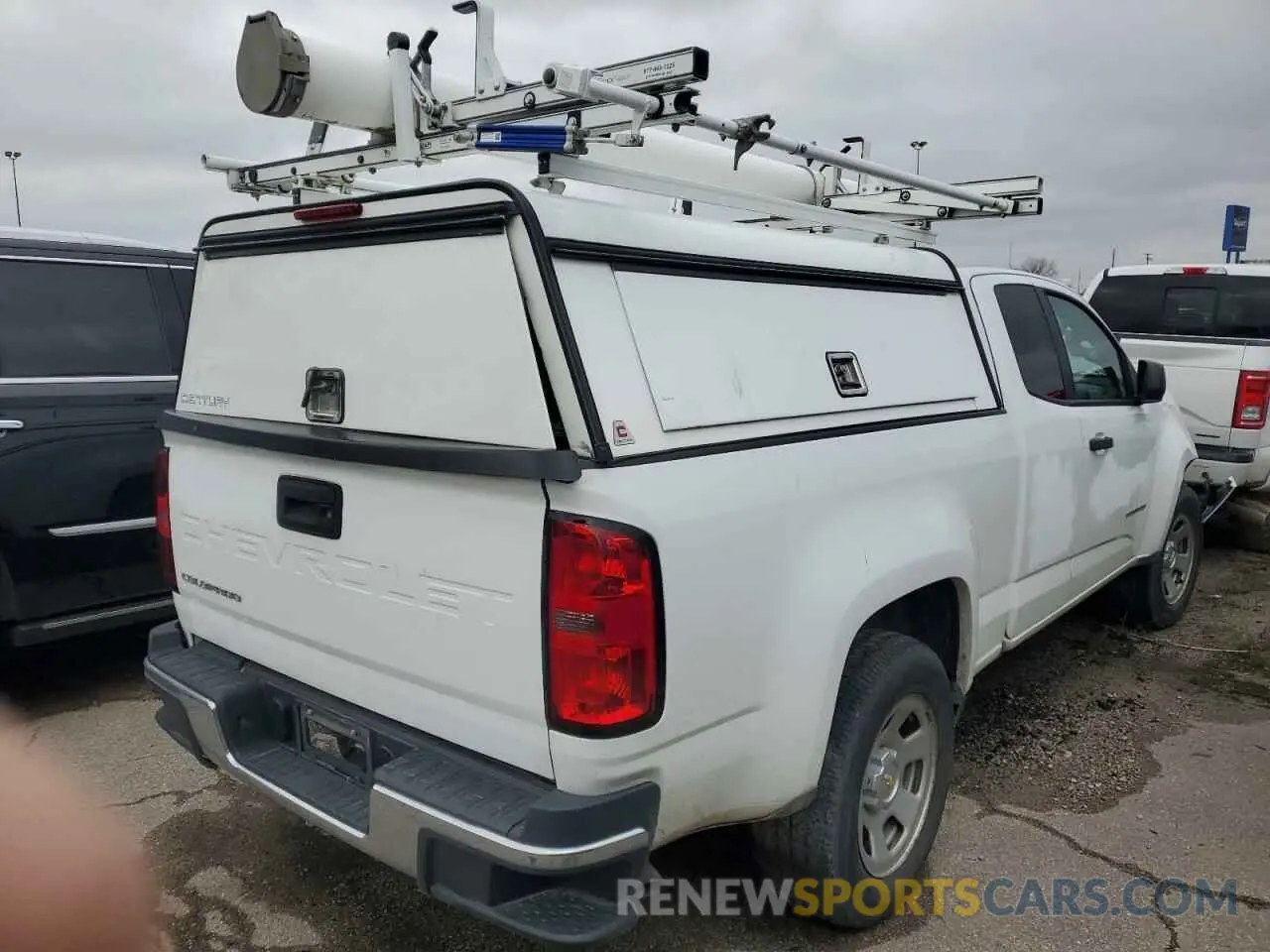 3 Photograph of a damaged car 1GCHSBEA0M1118740 CHEVROLET COLORADO 2021