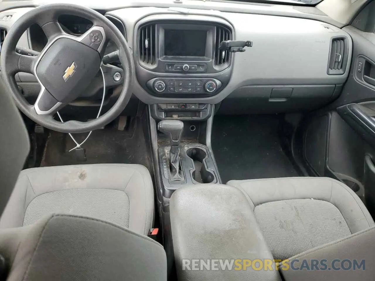 8 Photograph of a damaged car 1GCHSBEA0M1118740 CHEVROLET COLORADO 2021