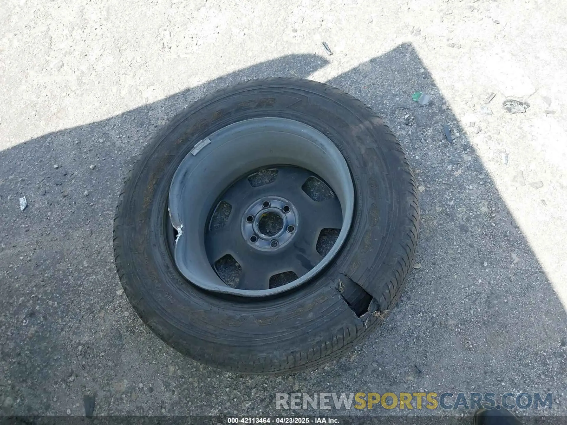 12 Photograph of a damaged car 1GCHSBEA0M1292100 CHEVROLET COLORADO 2021