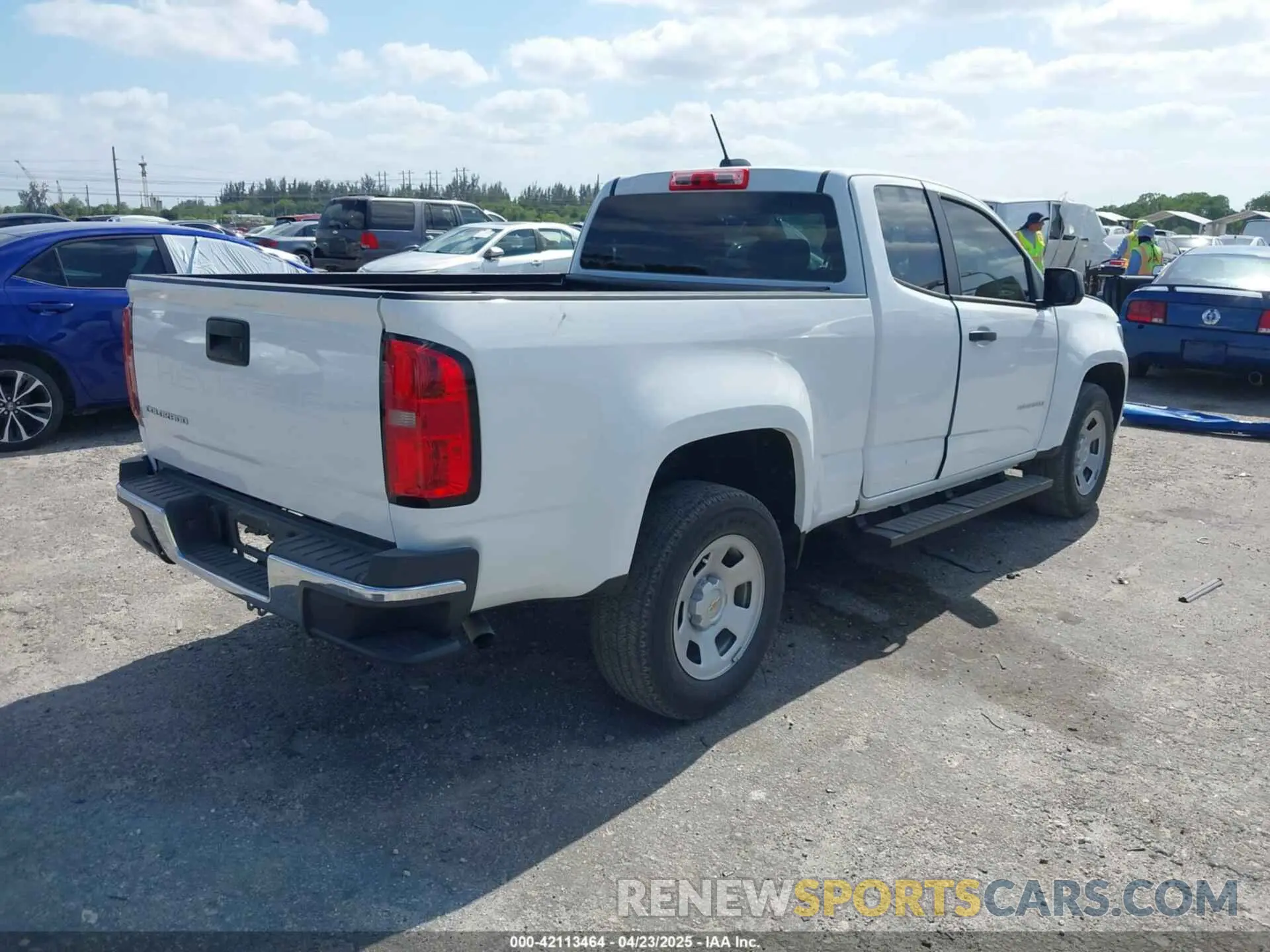 4 Photograph of a damaged car 1GCHSBEA0M1292100 CHEVROLET COLORADO 2021