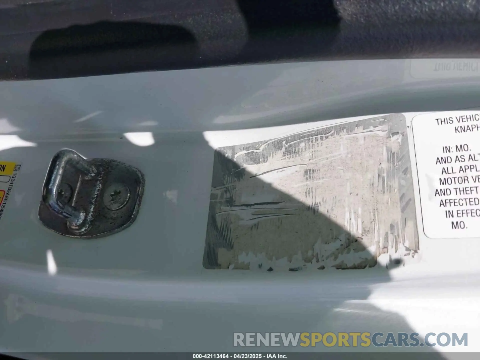 9 Photograph of a damaged car 1GCHSBEA0M1292100 CHEVROLET COLORADO 2021