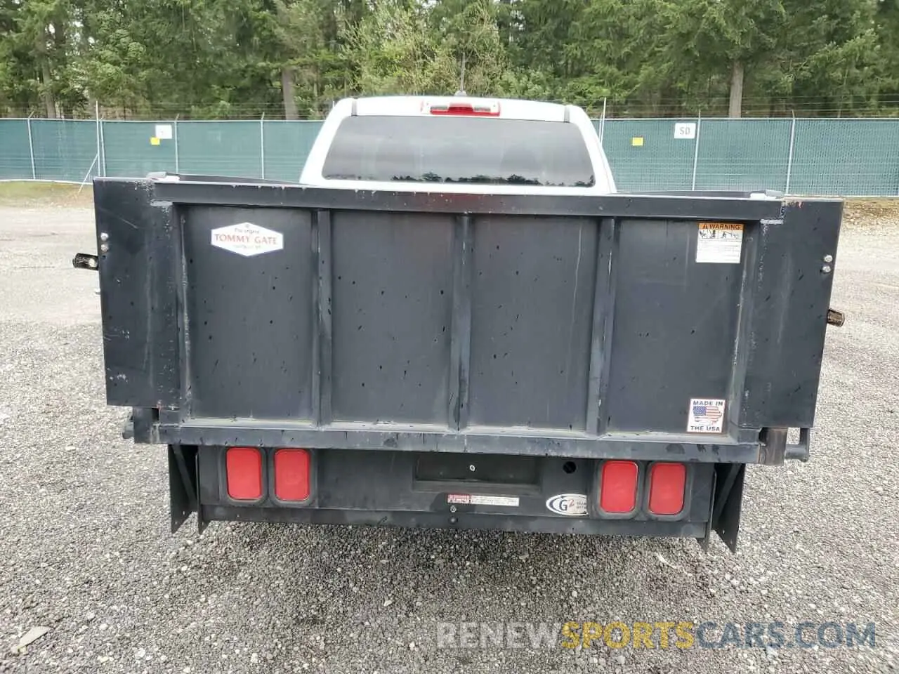 6 Photograph of a damaged car 1GCHSBEA1M1169017 CHEVROLET COLORADO 2021