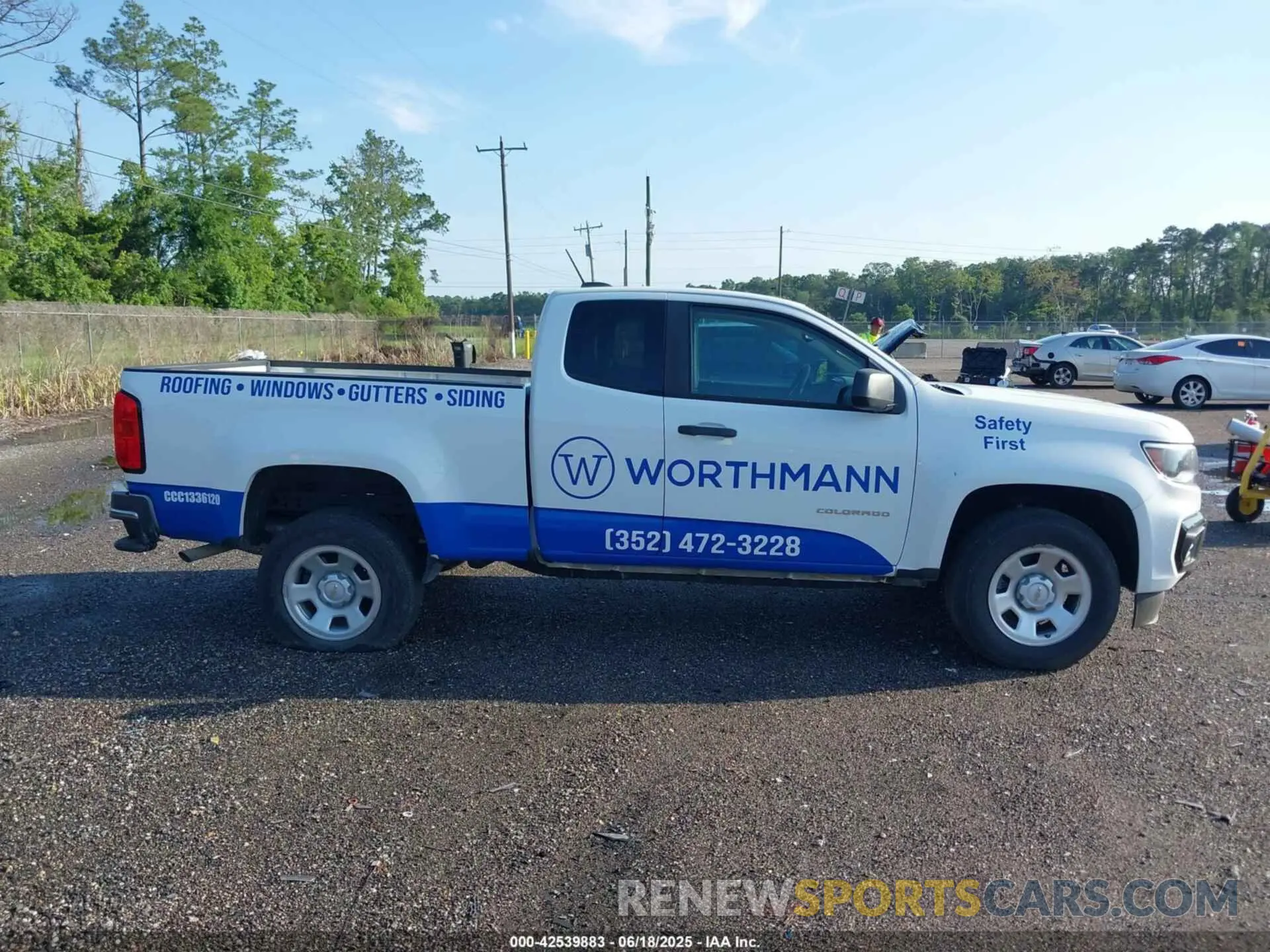 13 Photograph of a damaged car 1GCHSBEA1M1280750 CHEVROLET COLORADO 2021