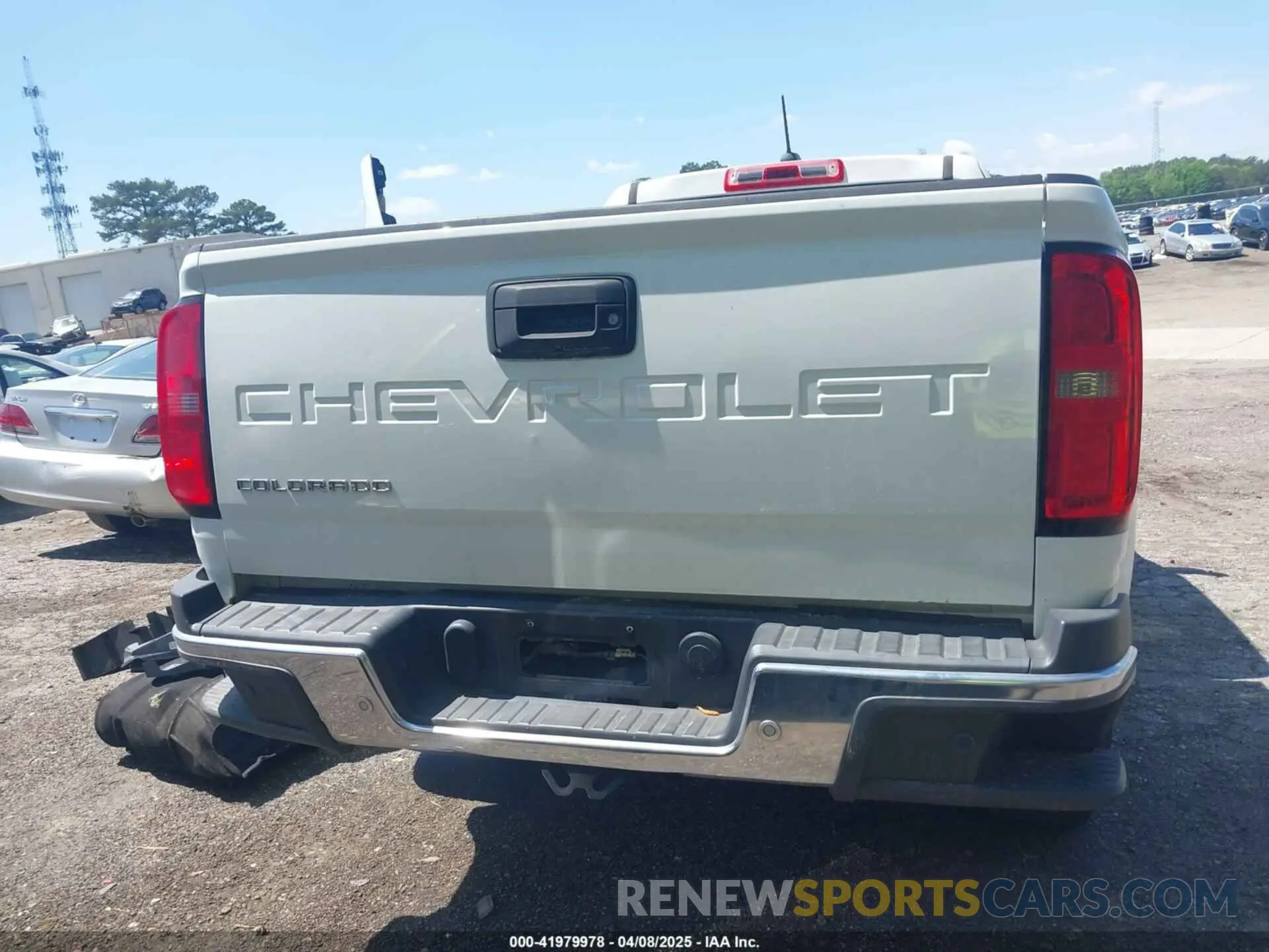 17 Photograph of a damaged car 1GCHSBEA3M1101138 CHEVROLET COLORADO 2021