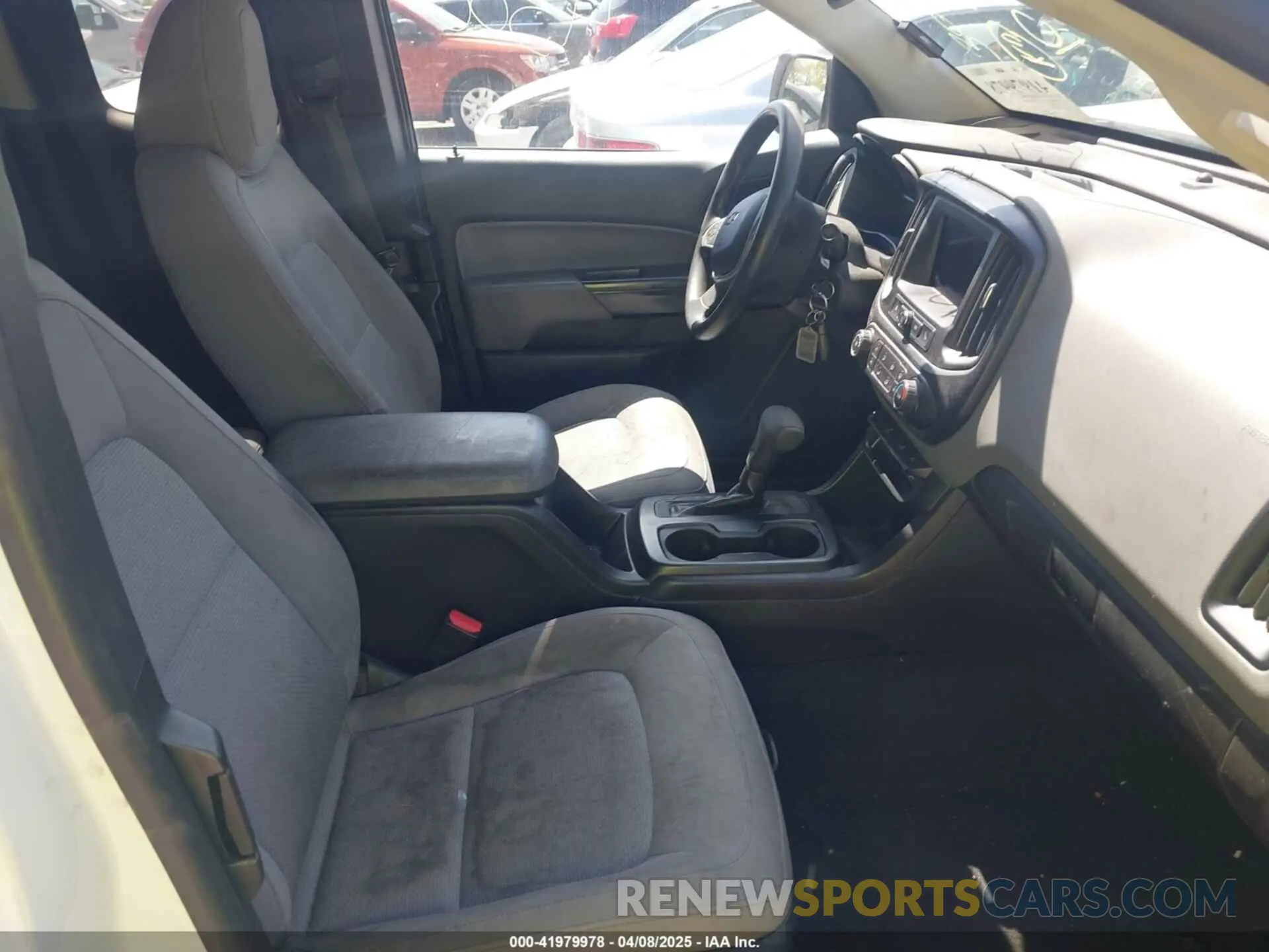 5 Photograph of a damaged car 1GCHSBEA3M1101138 CHEVROLET COLORADO 2021