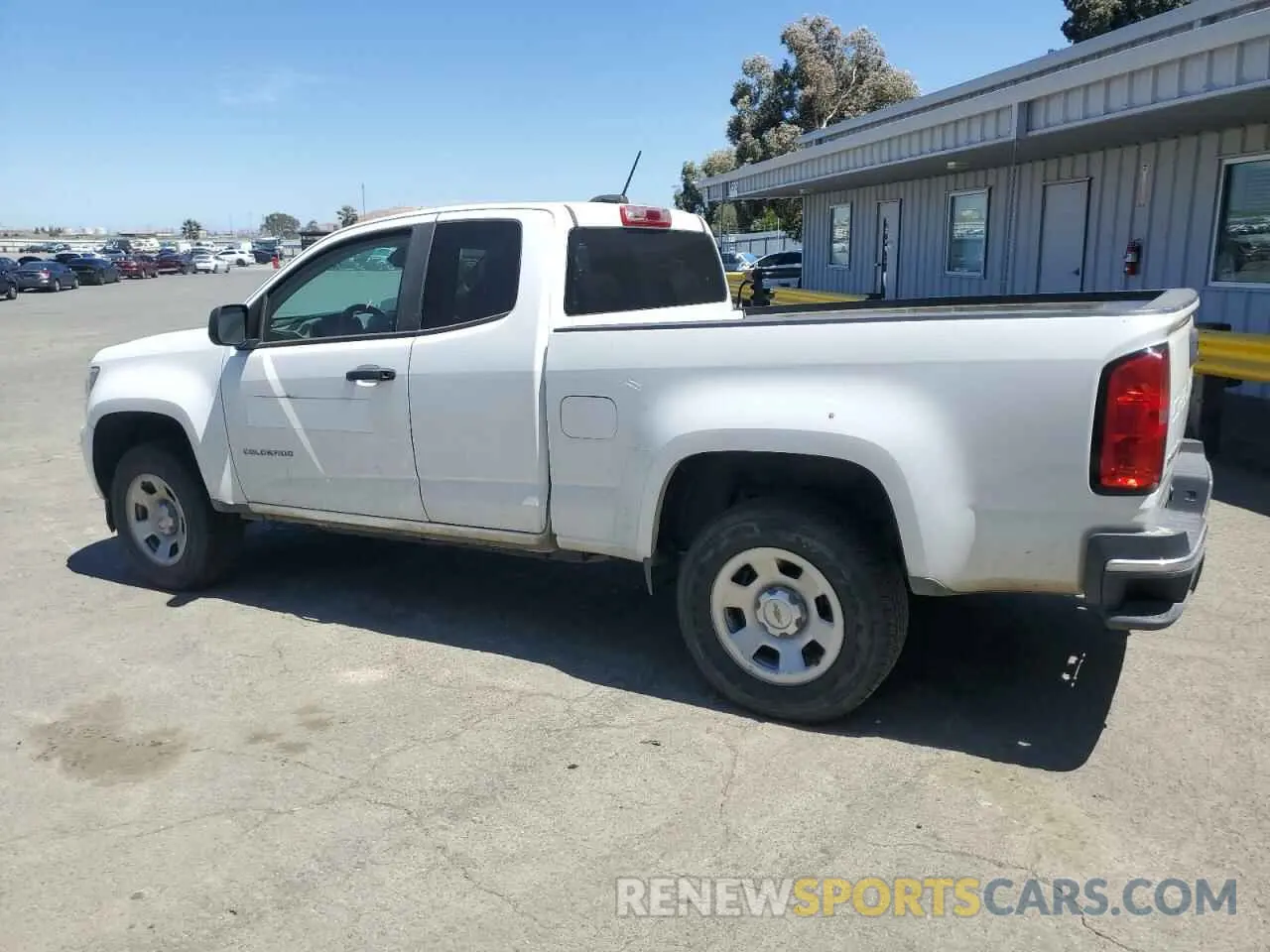 2 Photograph of a damaged car 1GCHSBEA4M1160635 CHEVROLET COLORADO 2021