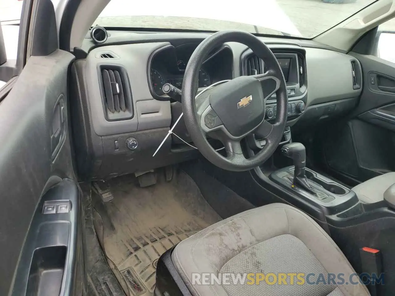 8 Photograph of a damaged car 1GCHSBEA4M1160635 CHEVROLET COLORADO 2021