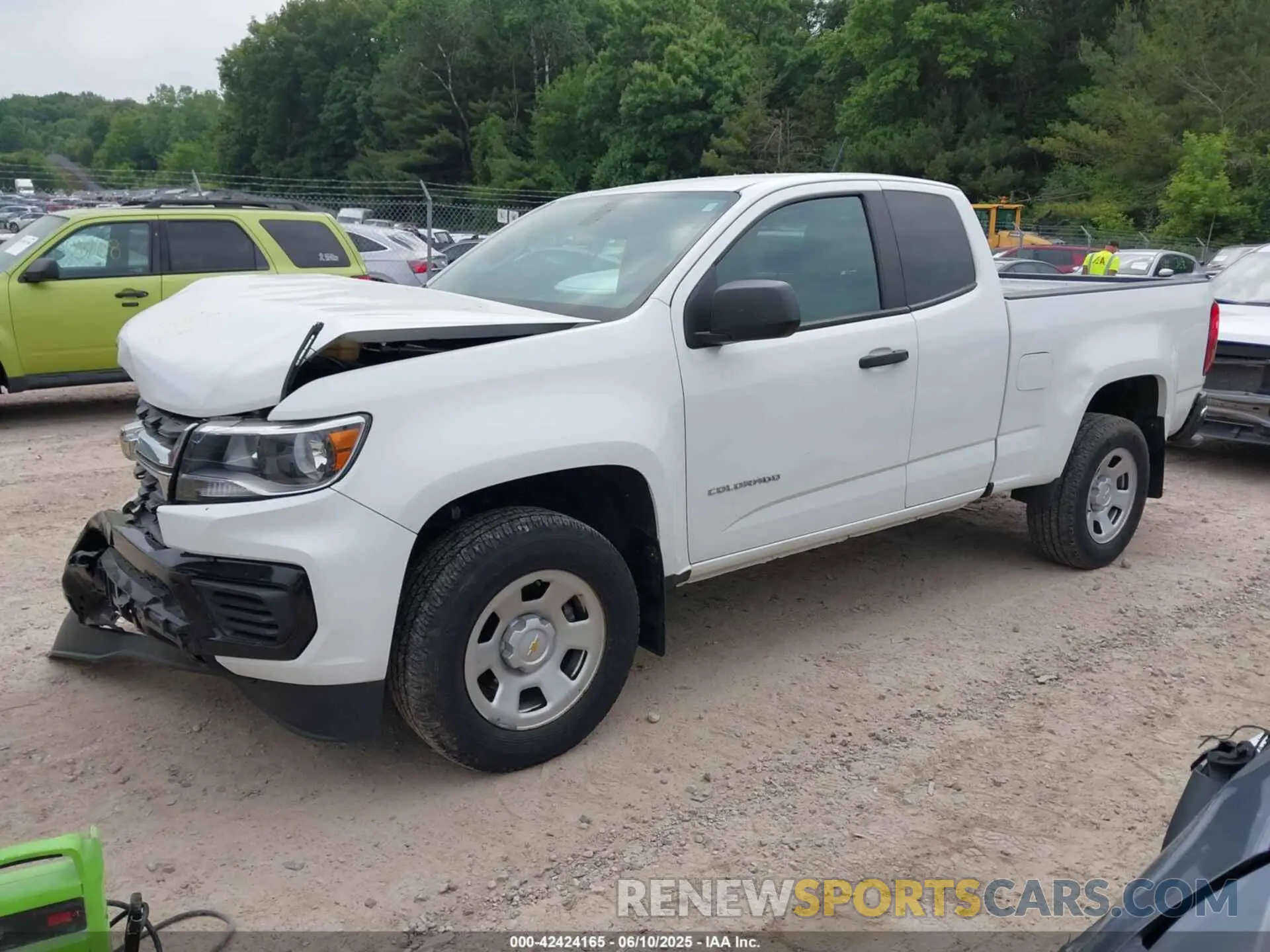 2 Photograph of a damaged car 1GCHSBEA4M1165009 CHEVROLET COLORADO 2021