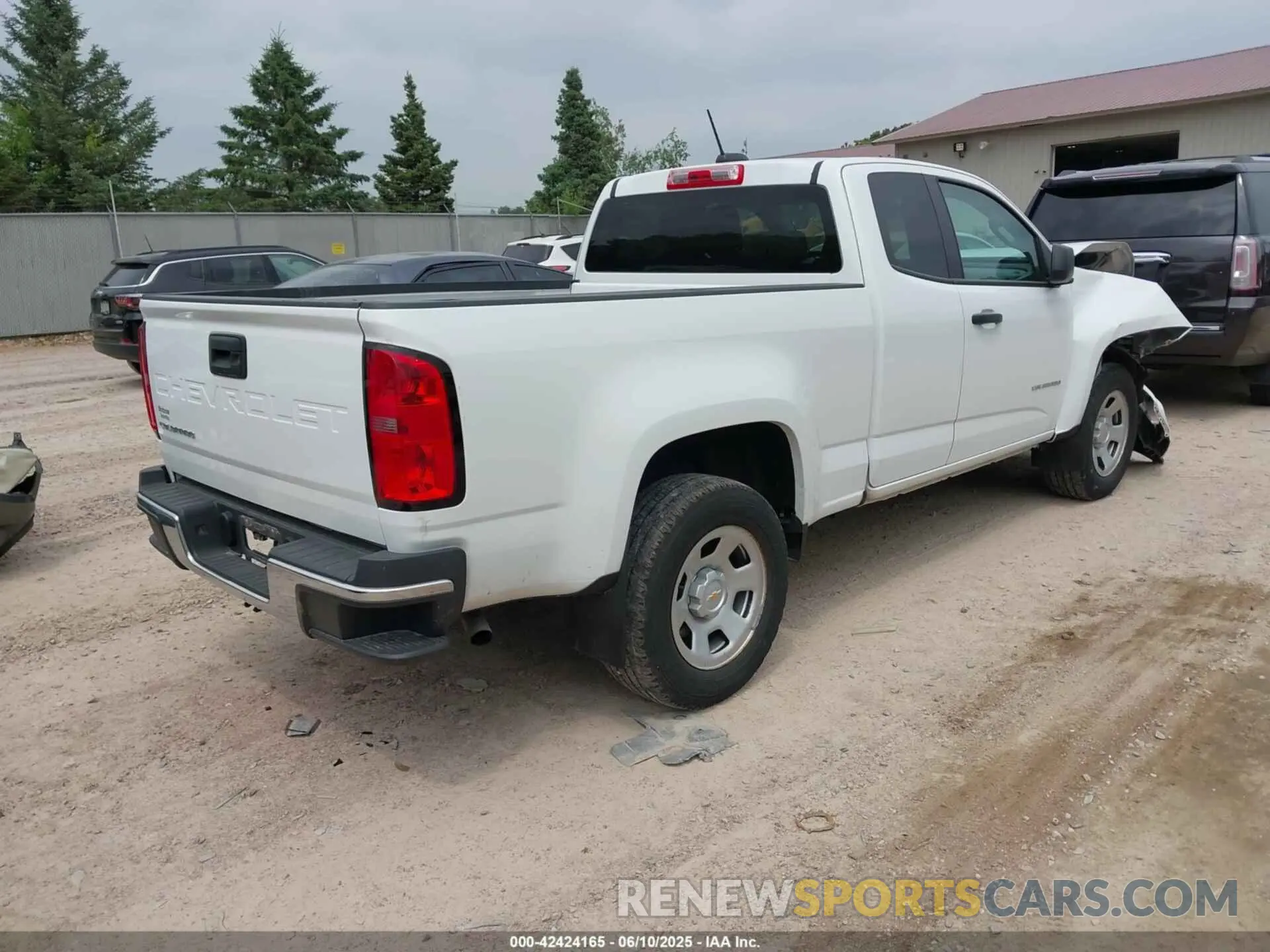 4 Photograph of a damaged car 1GCHSBEA4M1165009 CHEVROLET COLORADO 2021