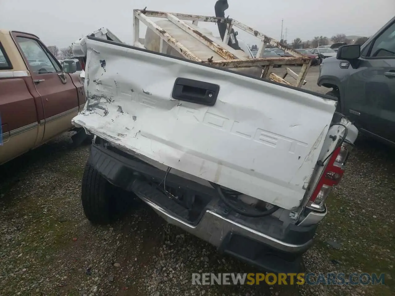 6 Photograph of a damaged car 1GCHSBEA5M1236802 CHEVROLET COLORADO 2021