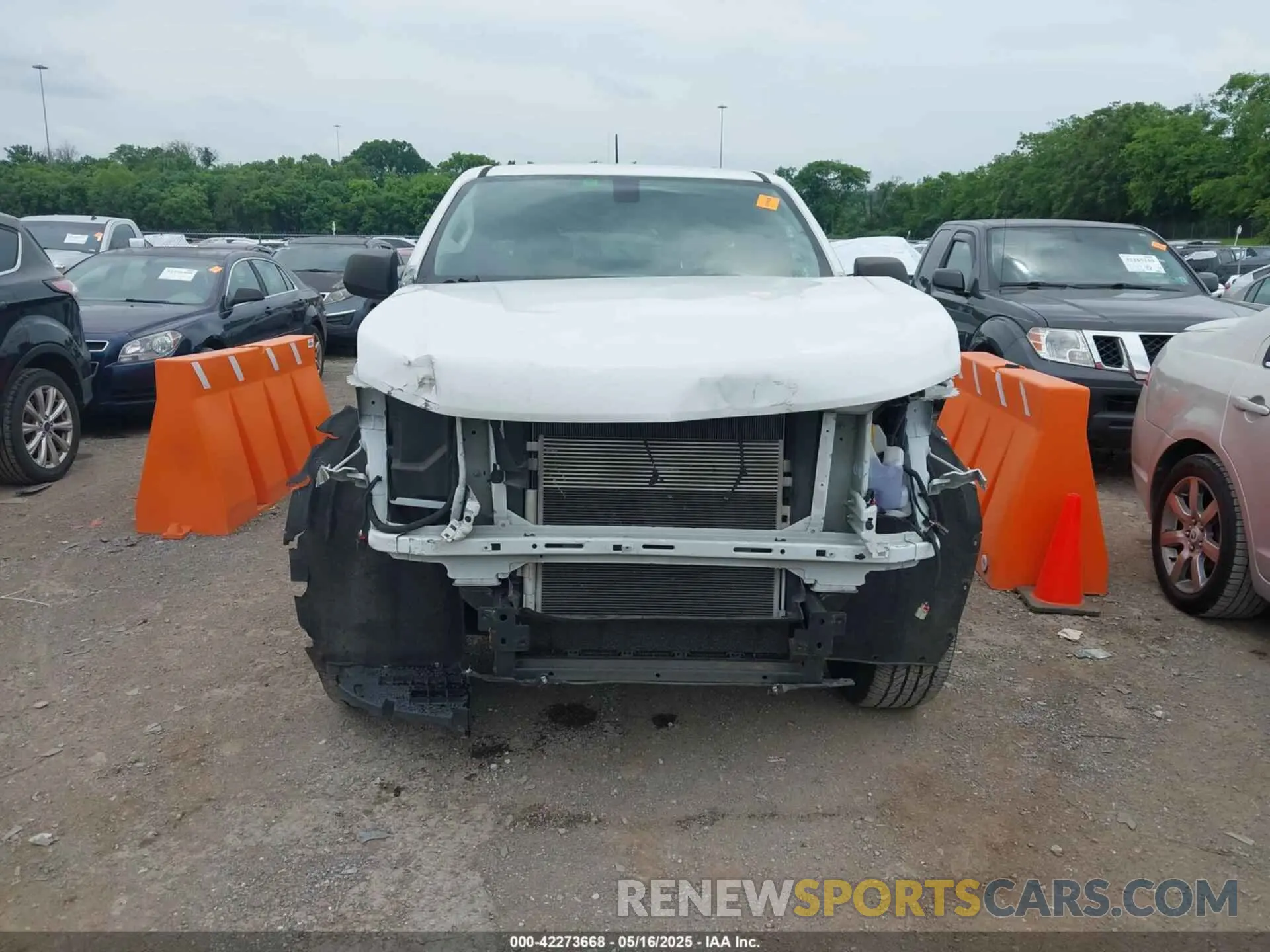 12 Photograph of a damaged car 1GCHSBEA6M1105491 CHEVROLET COLORADO 2021
