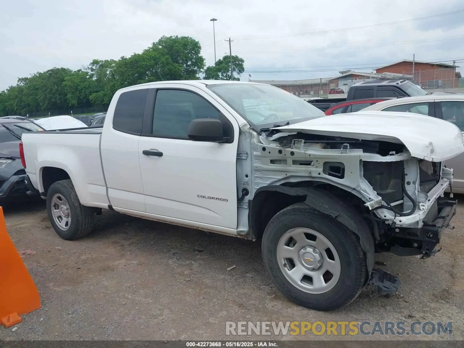 13 Photograph of a damaged car 1GCHSBEA6M1105491 CHEVROLET COLORADO 2021