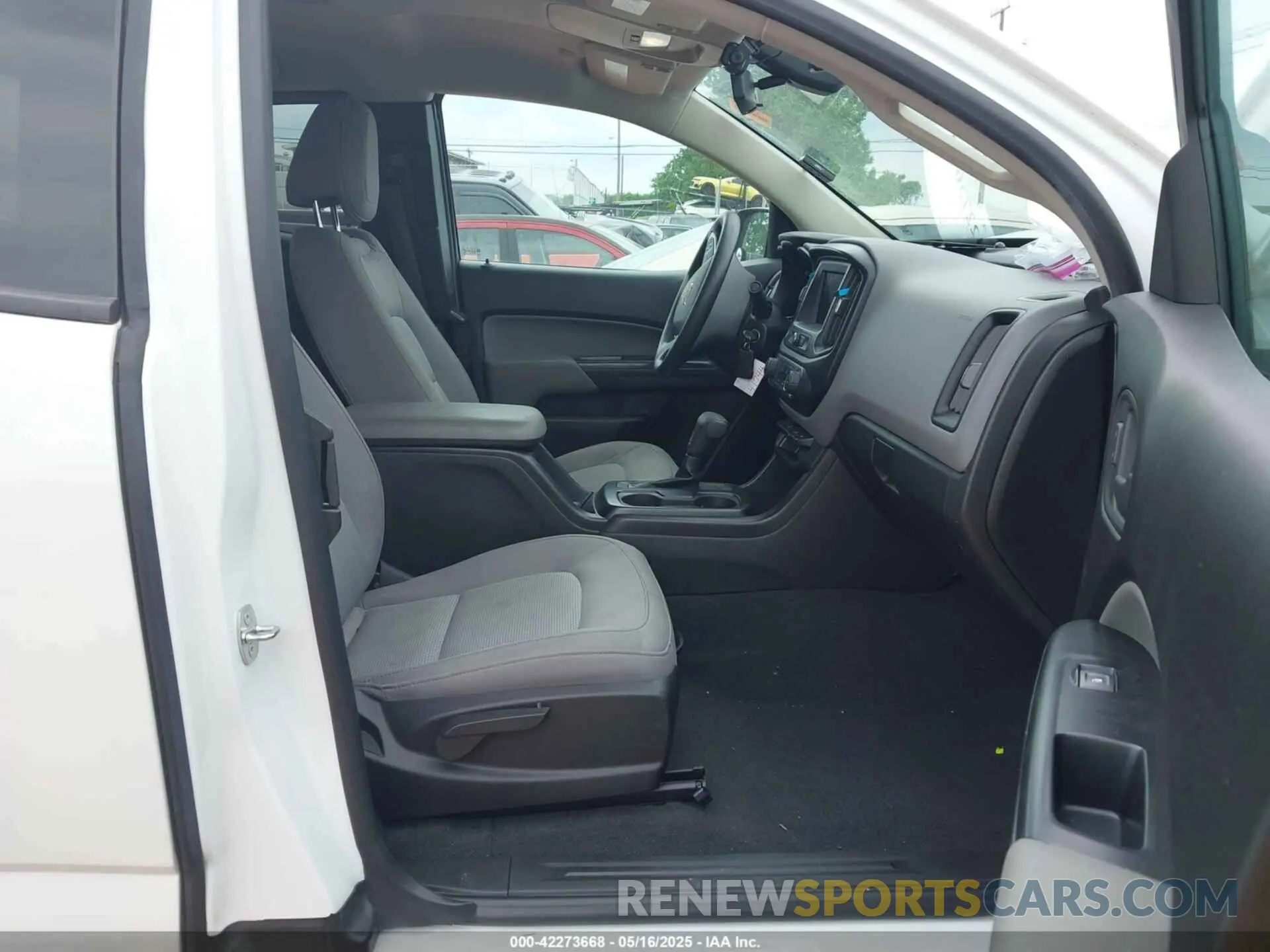 5 Photograph of a damaged car 1GCHSBEA6M1105491 CHEVROLET COLORADO 2021