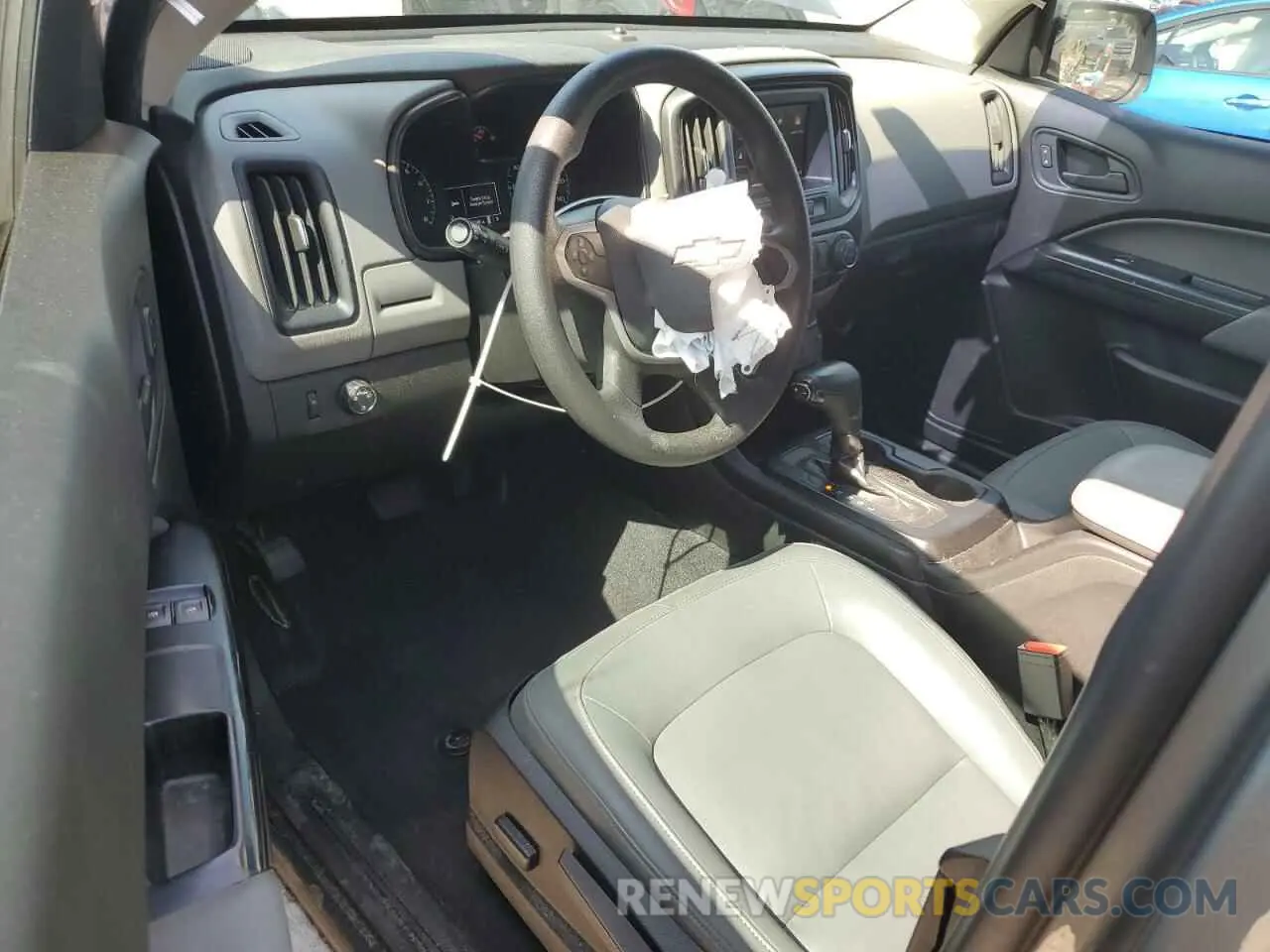 8 Photograph of a damaged car 1GCHSBEA7M1127516 CHEVROLET COLORADO 2021