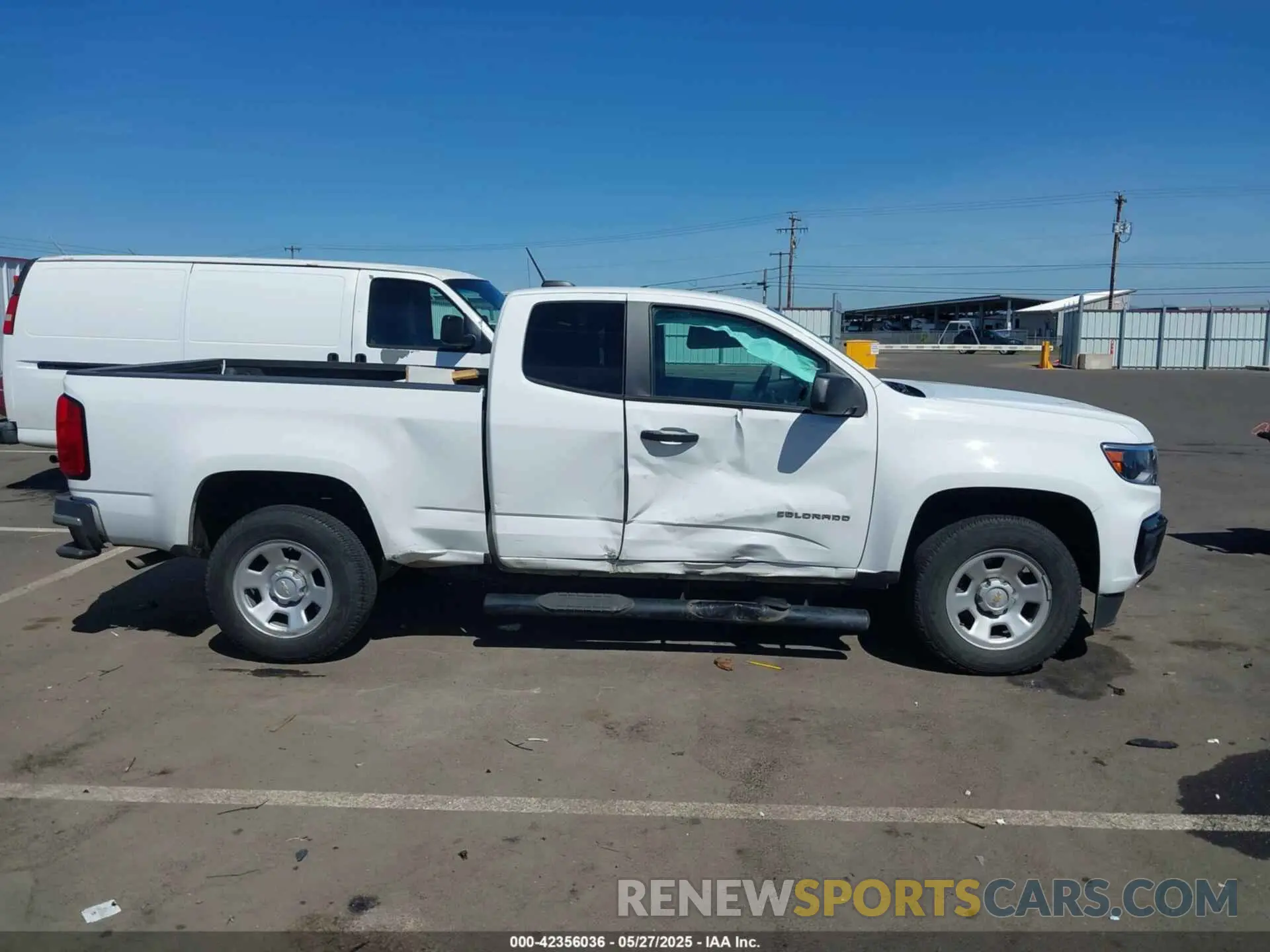13 Photograph of a damaged car 1GCHSBEA8M1194688 CHEVROLET COLORADO 2021