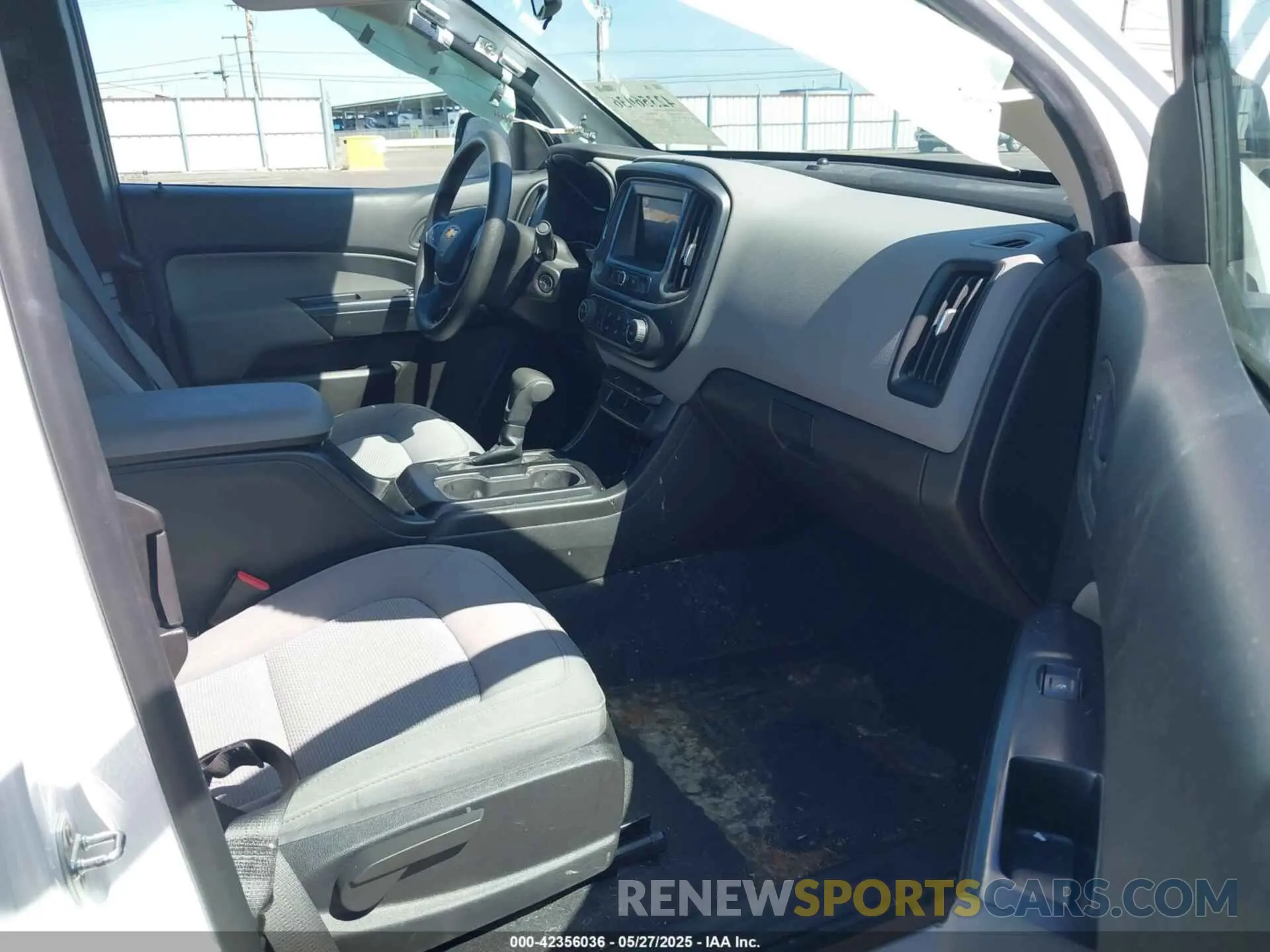 5 Photograph of a damaged car 1GCHSBEA8M1194688 CHEVROLET COLORADO 2021