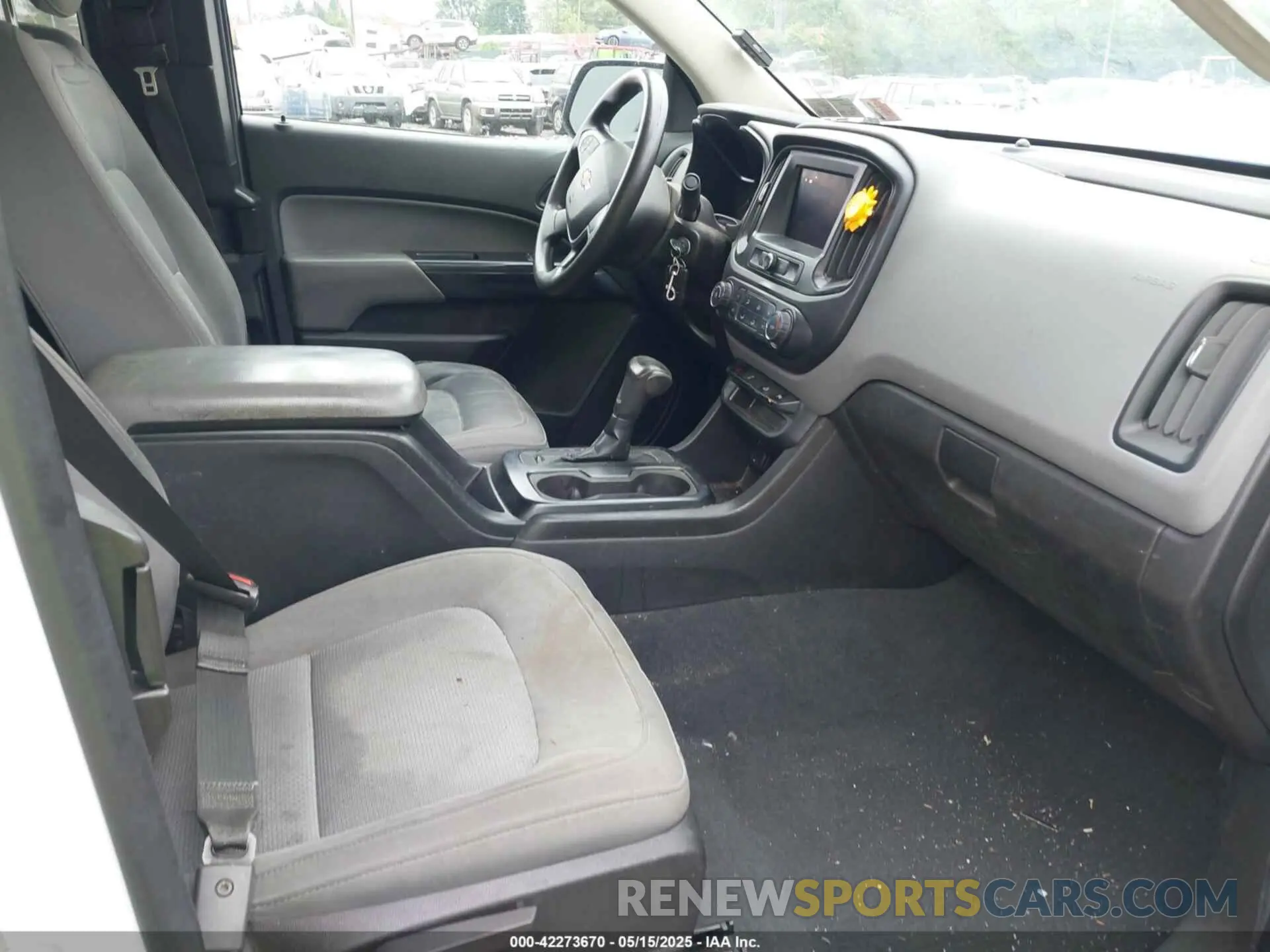5 Photograph of a damaged car 1GCHSBEA9M1104836 CHEVROLET COLORADO 2021