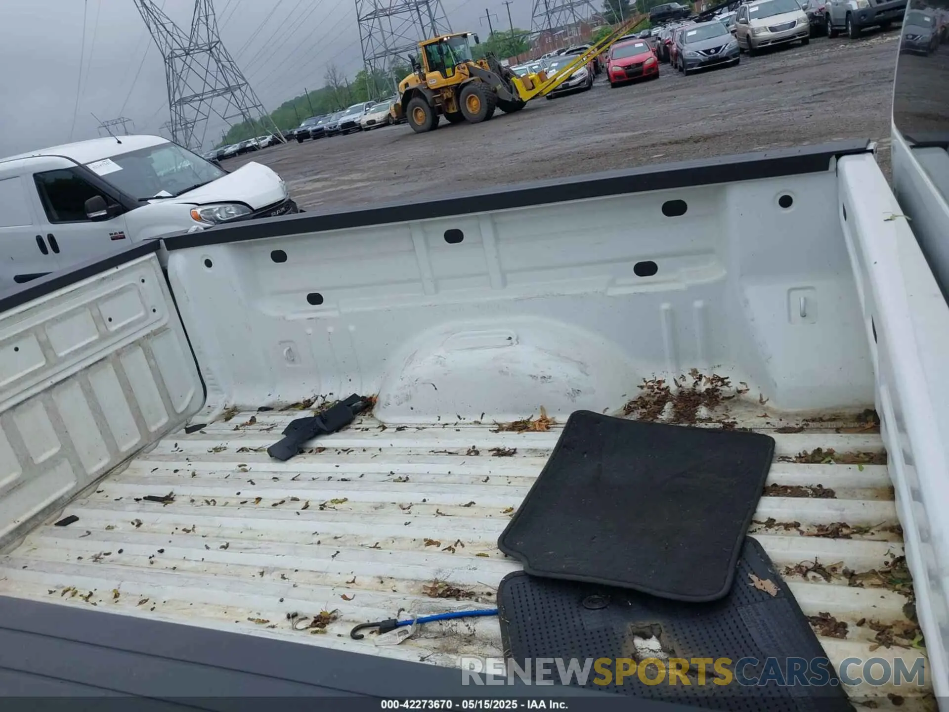 8 Photograph of a damaged car 1GCHSBEA9M1104836 CHEVROLET COLORADO 2021