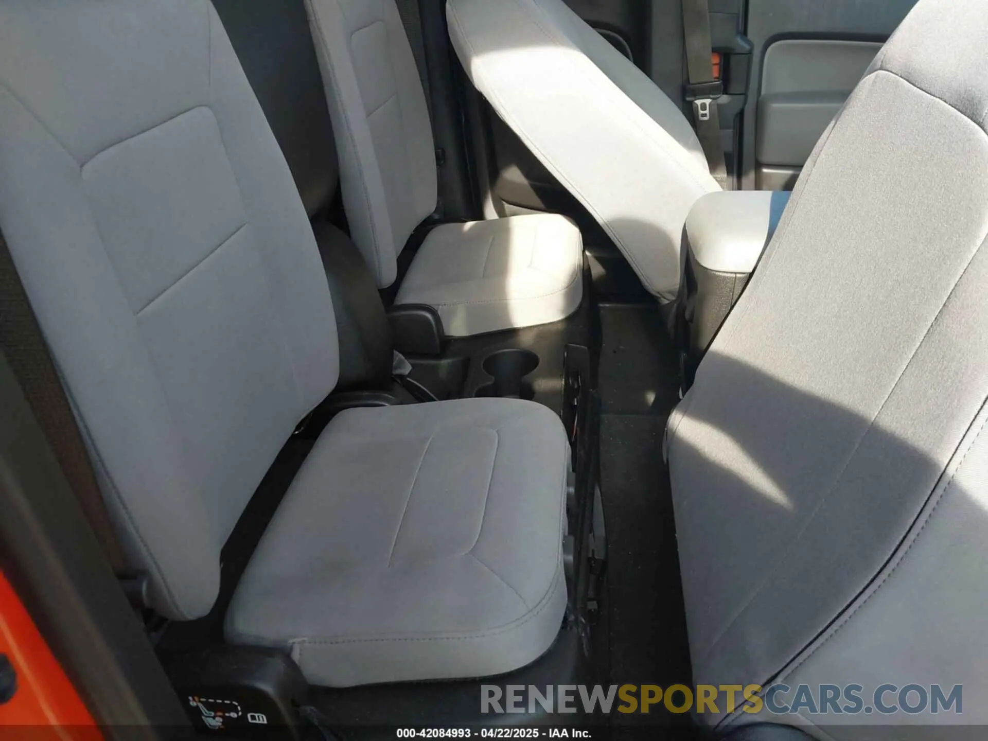7 Photograph of a damaged car 1GCHSBEA9M1154037 CHEVROLET COLORADO 2021