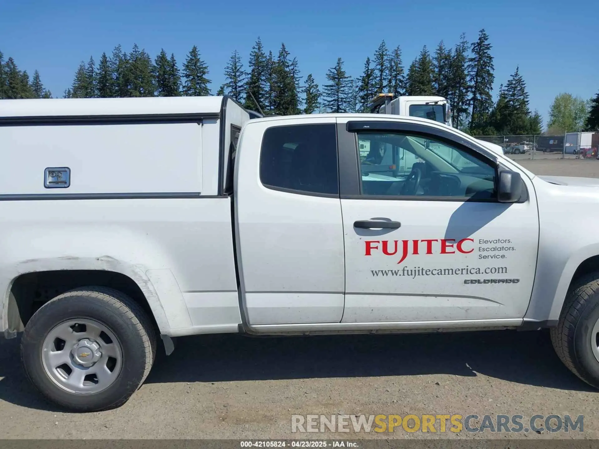 13 Photograph of a damaged car 1GCHSBEN2M1105829 CHEVROLET COLORADO 2021