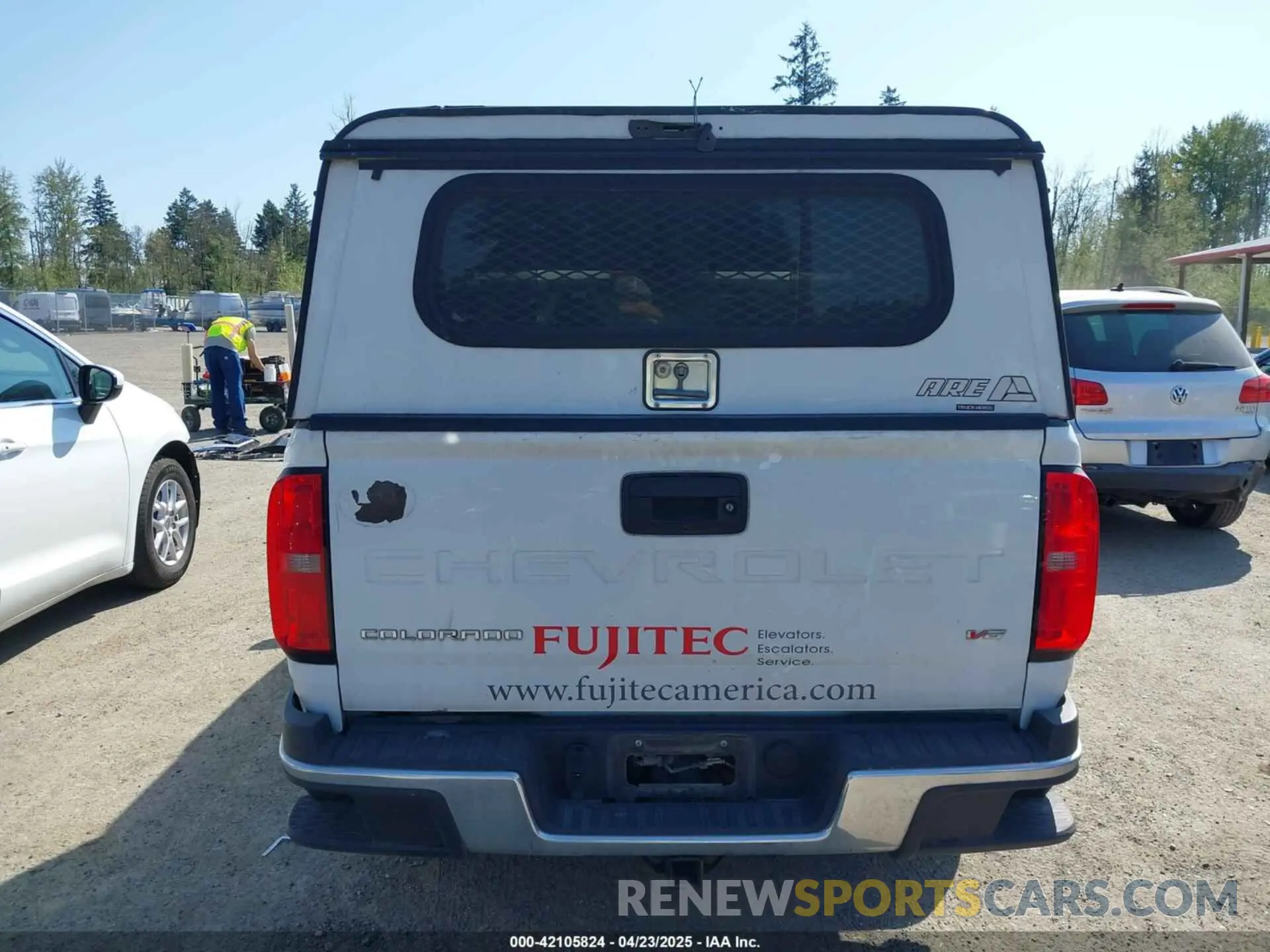 16 Photograph of a damaged car 1GCHSBEN2M1105829 CHEVROLET COLORADO 2021