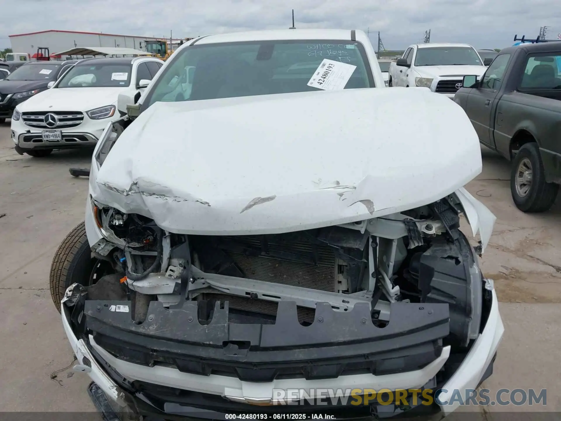 12 Photograph of a damaged car 1GCHSBEN7M1139913 CHEVROLET COLORADO 2021