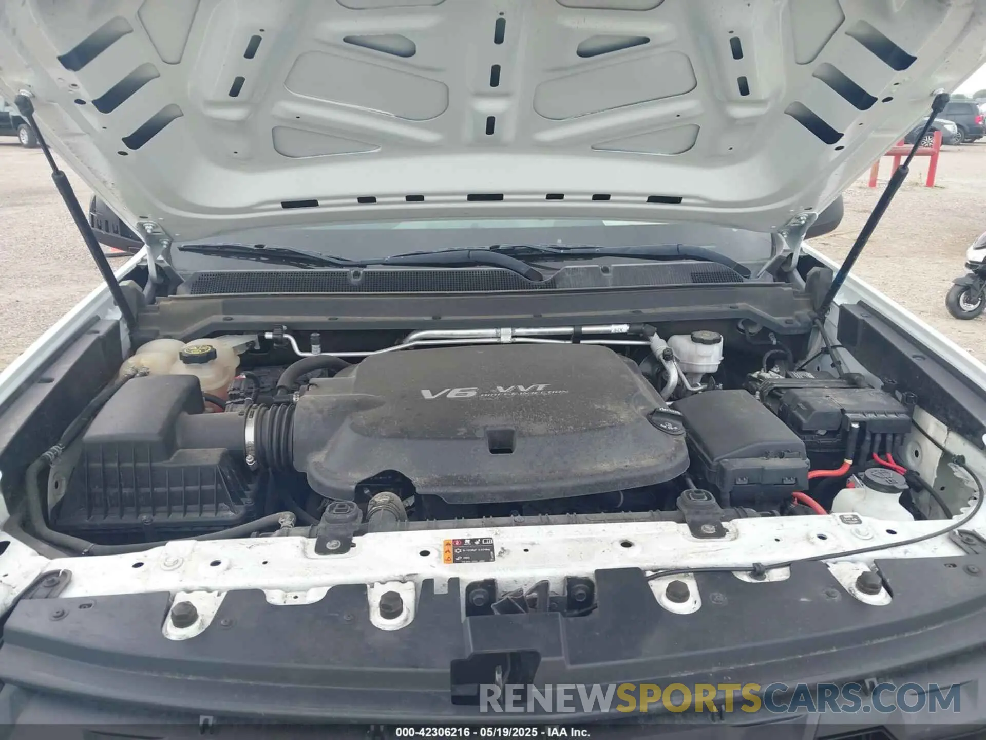 10 Photograph of a damaged car 1GCHSBENXM1139792 CHEVROLET COLORADO 2021