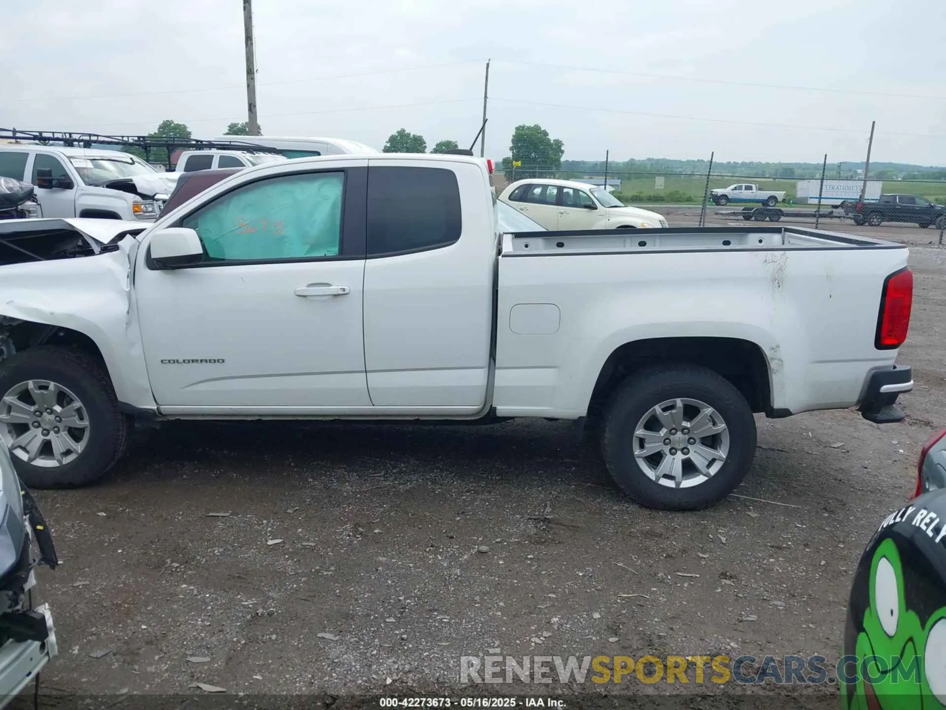 14 Photograph of a damaged car 1GCHSCEA0M1203146 CHEVROLET COLORADO 2021