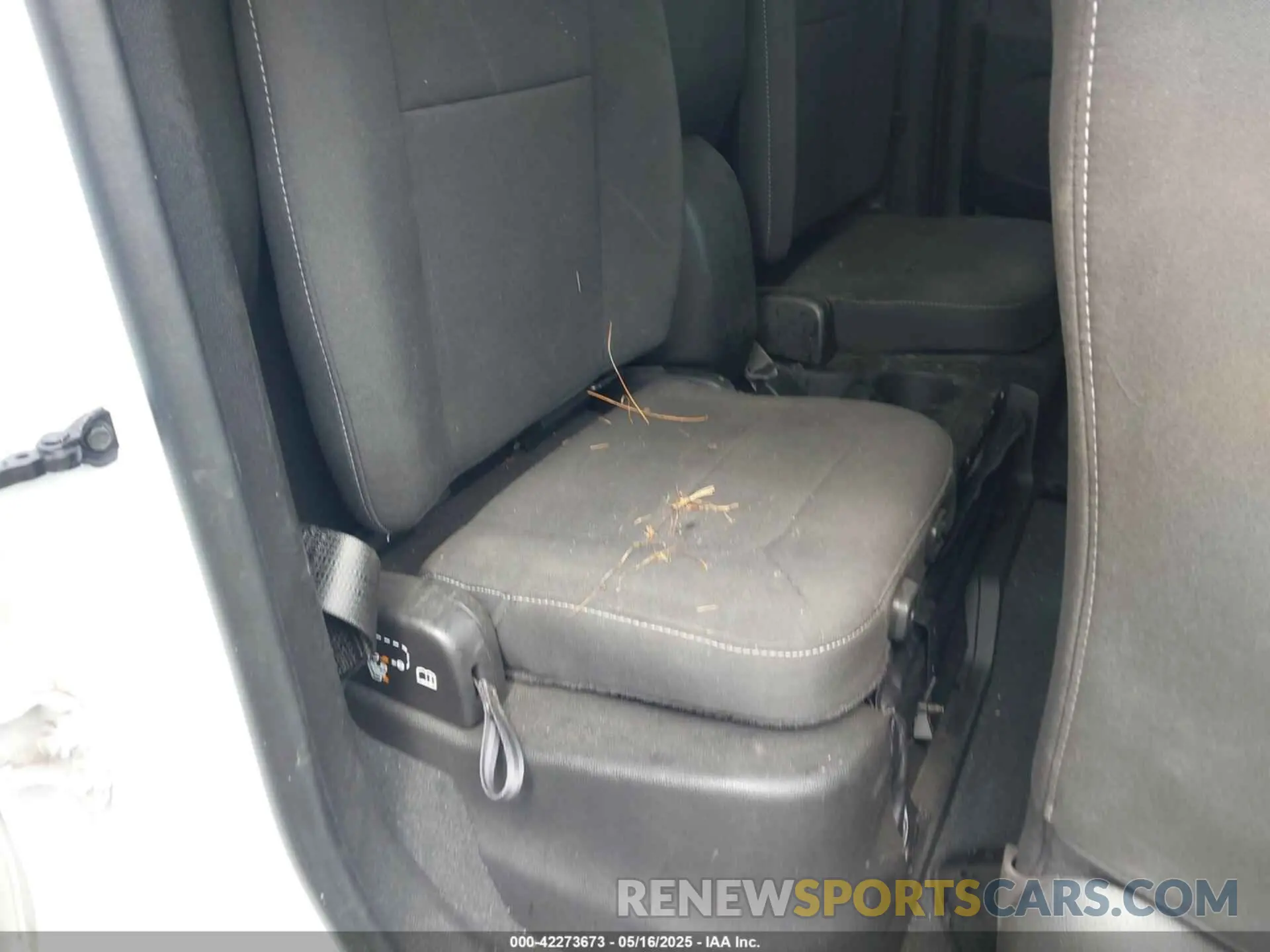 8 Photograph of a damaged car 1GCHSCEA0M1203146 CHEVROLET COLORADO 2021