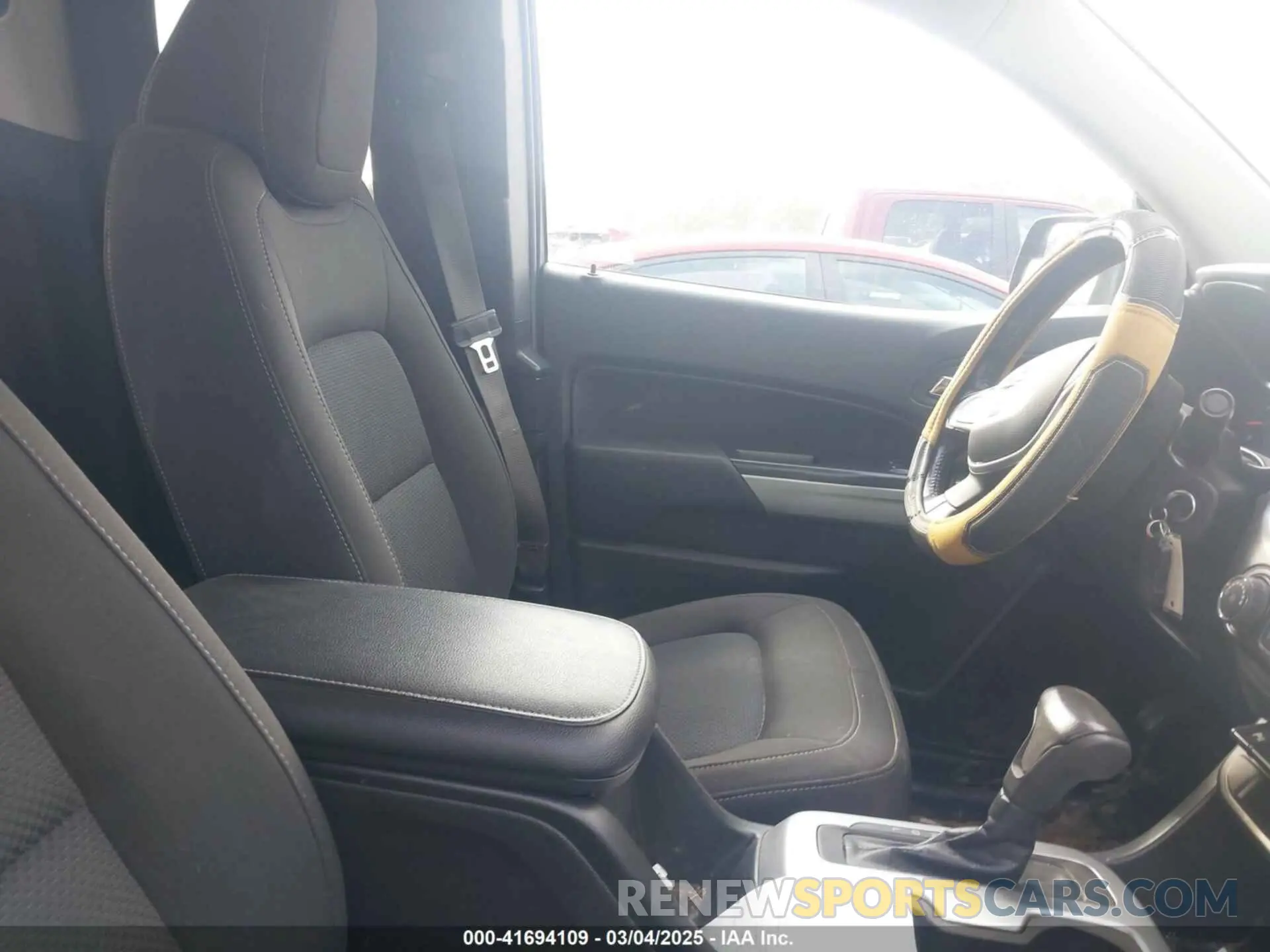 5 Photograph of a damaged car 1GCHSCEA1M1233689 CHEVROLET COLORADO 2021