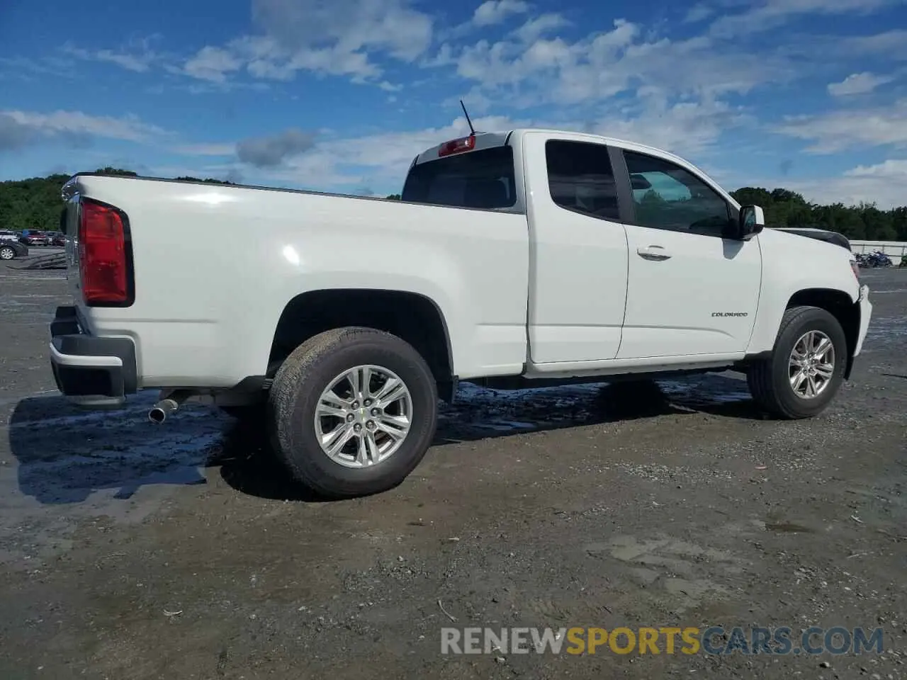 3 Photograph of a damaged car 1GCHSCEA2M1274381 CHEVROLET COLORADO 2021