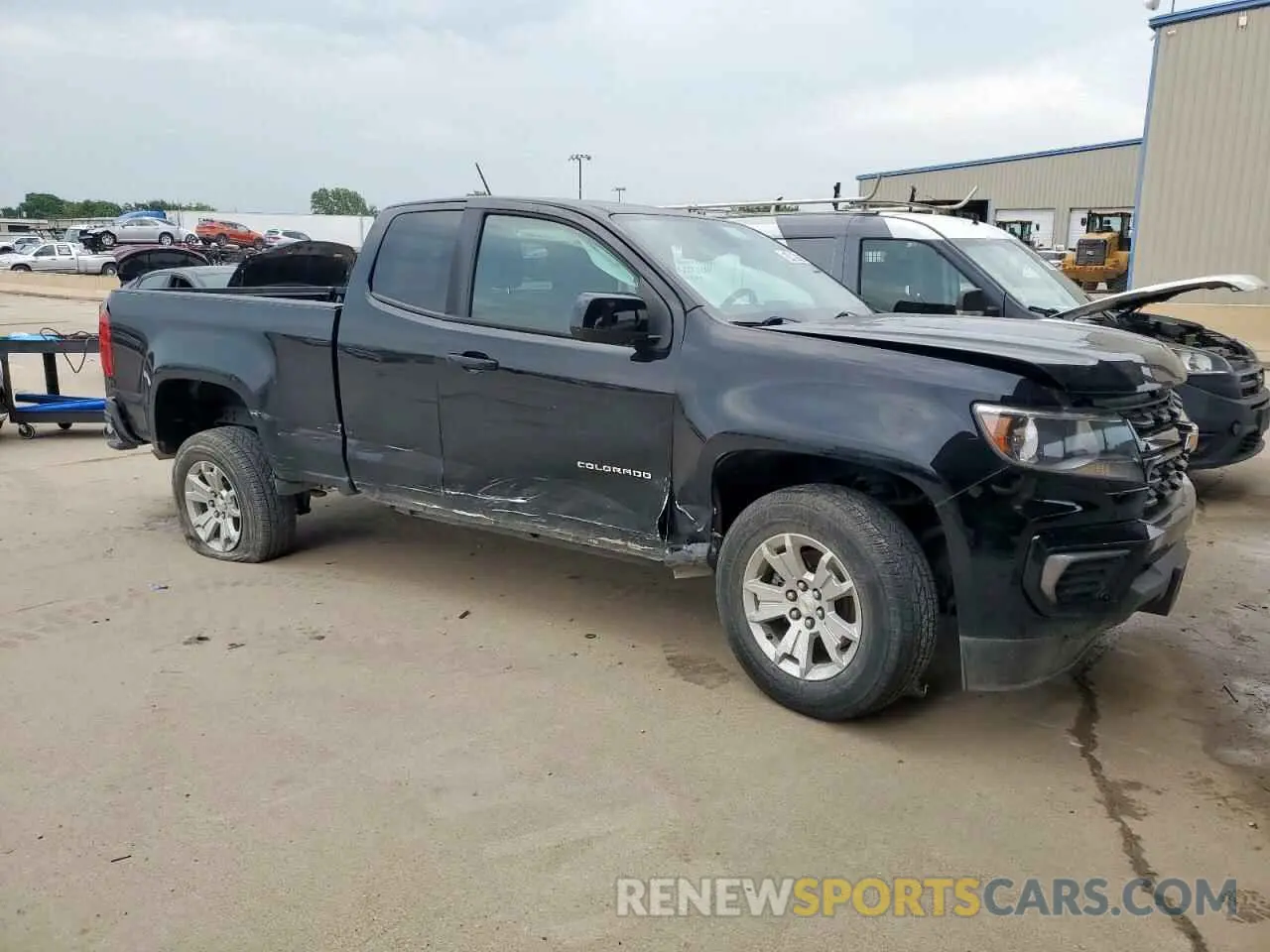 4 Photograph of a damaged car 1GCHSCEA2M1277989 CHEVROLET COLORADO 2021