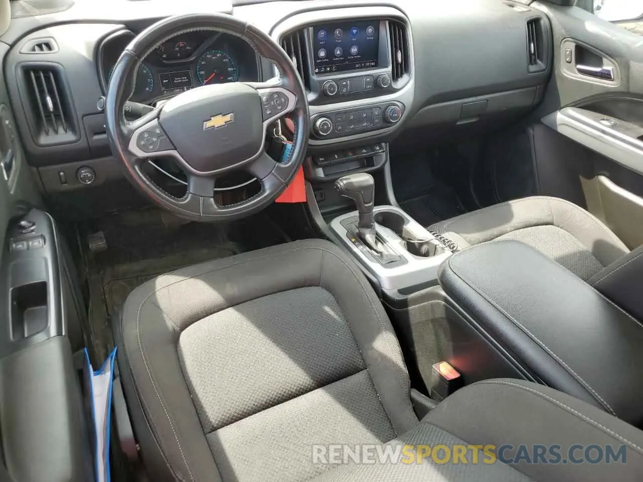 8 Photograph of a damaged car 1GCHSCEA3M1274938 CHEVROLET COLORADO 2021