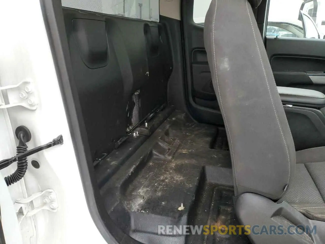 10 Photograph of a damaged car 1GCHSCEA3M1277192 CHEVROLET COLORADO 2021