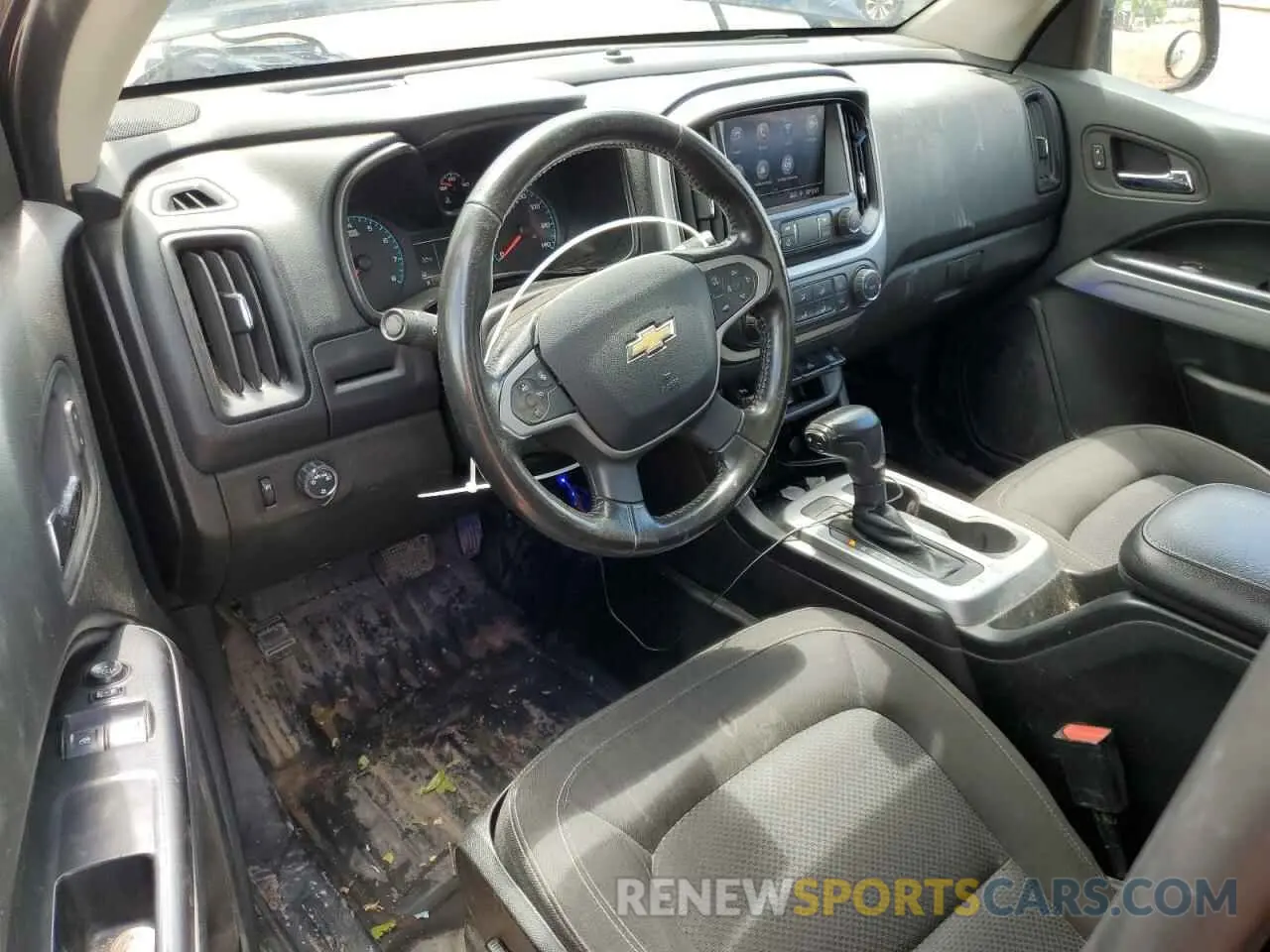 8 Photograph of a damaged car 1GCHSCEA3M1278598 CHEVROLET COLORADO 2021