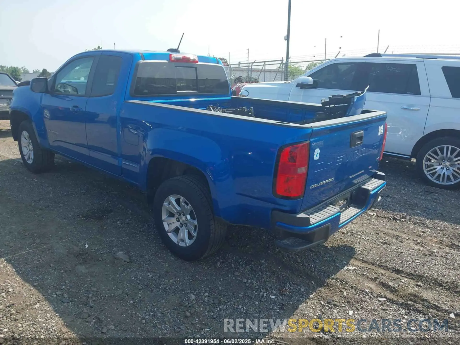 3 Photograph of a damaged car 1GCHSCEA5M1195030 CHEVROLET COLORADO 2021