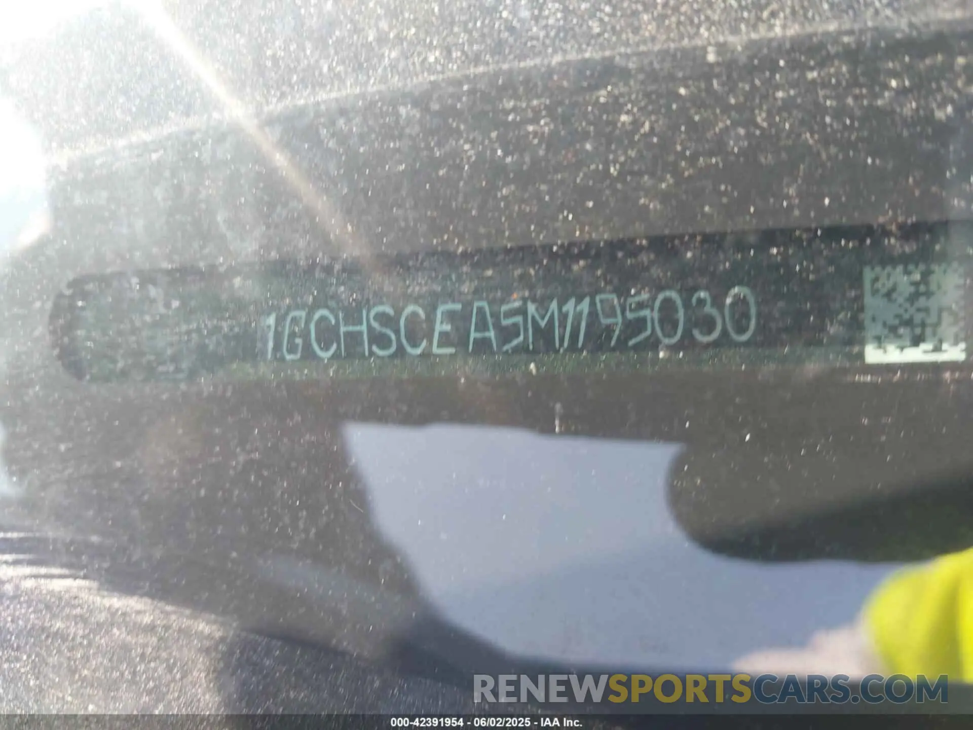 9 Photograph of a damaged car 1GCHSCEA5M1195030 CHEVROLET COLORADO 2021