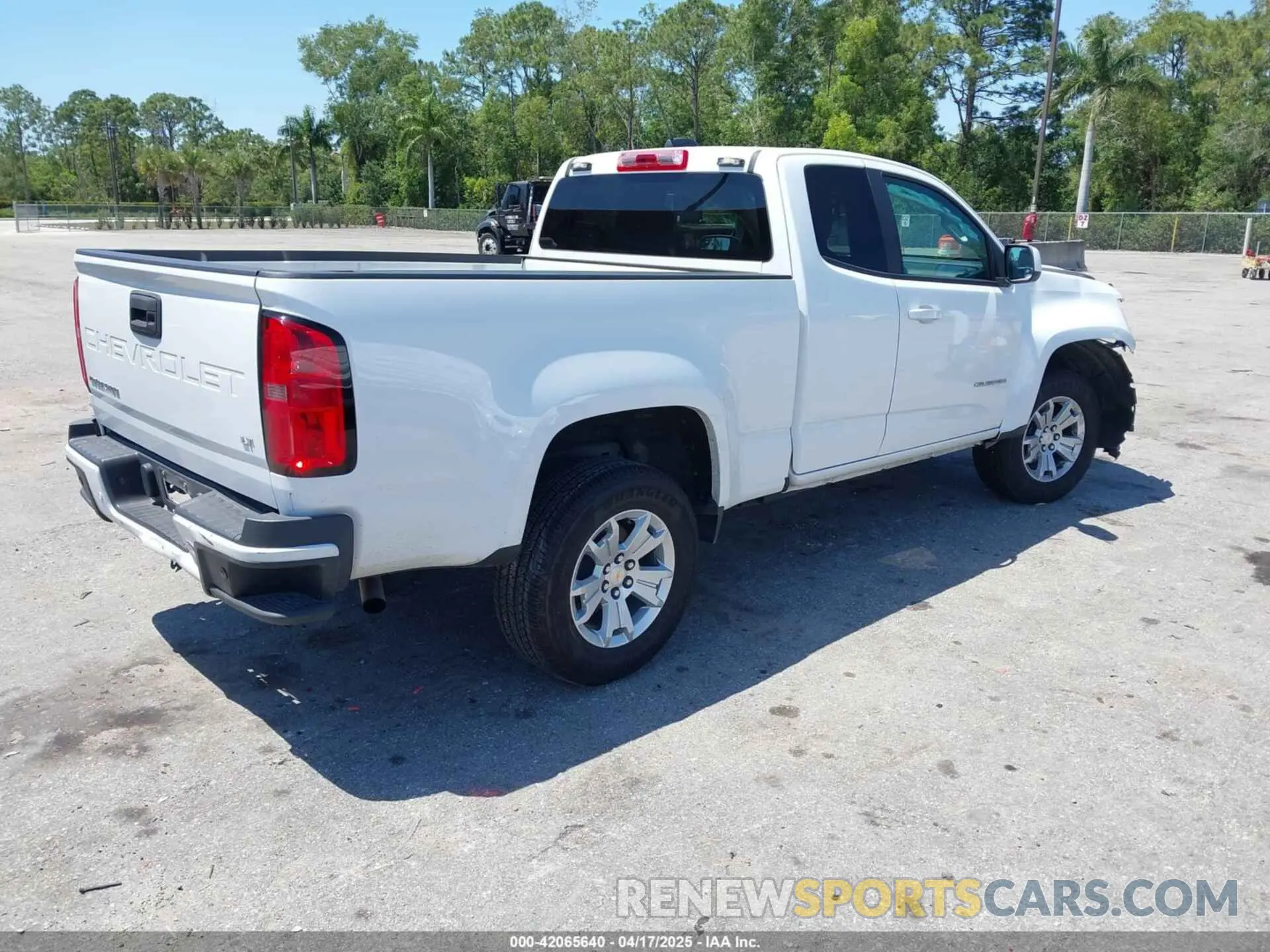 4 Photograph of a damaged car 1GCHSCEA5M1247241 CHEVROLET COLORADO 2021