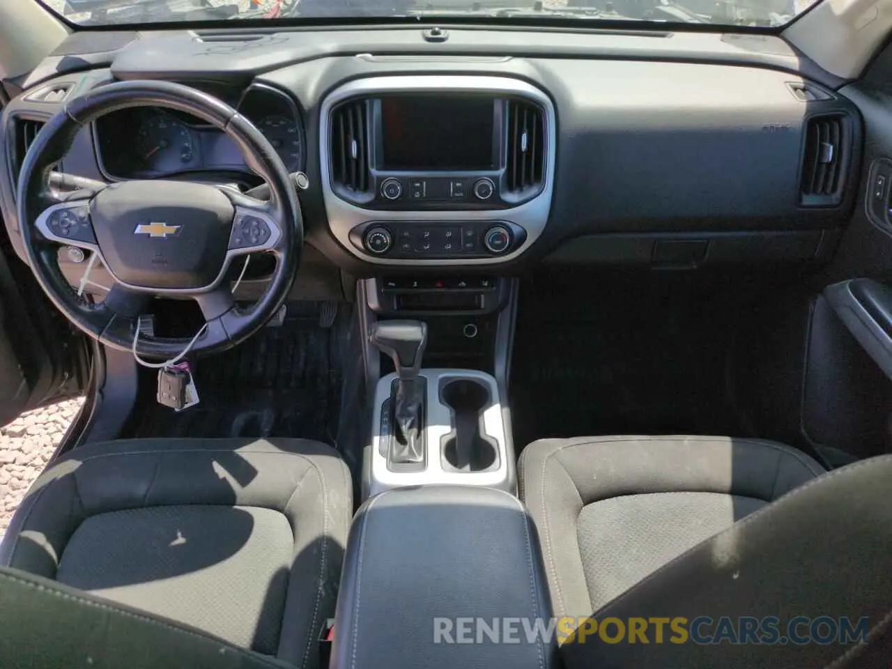 8 Photograph of a damaged car 1GCHSCEA7M1260489 CHEVROLET COLORADO 2021