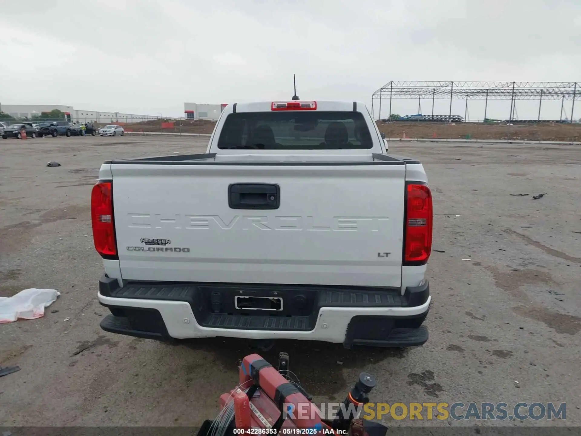 16 Photograph of a damaged car 1GCHSCEA7M1286915 CHEVROLET COLORADO 2021