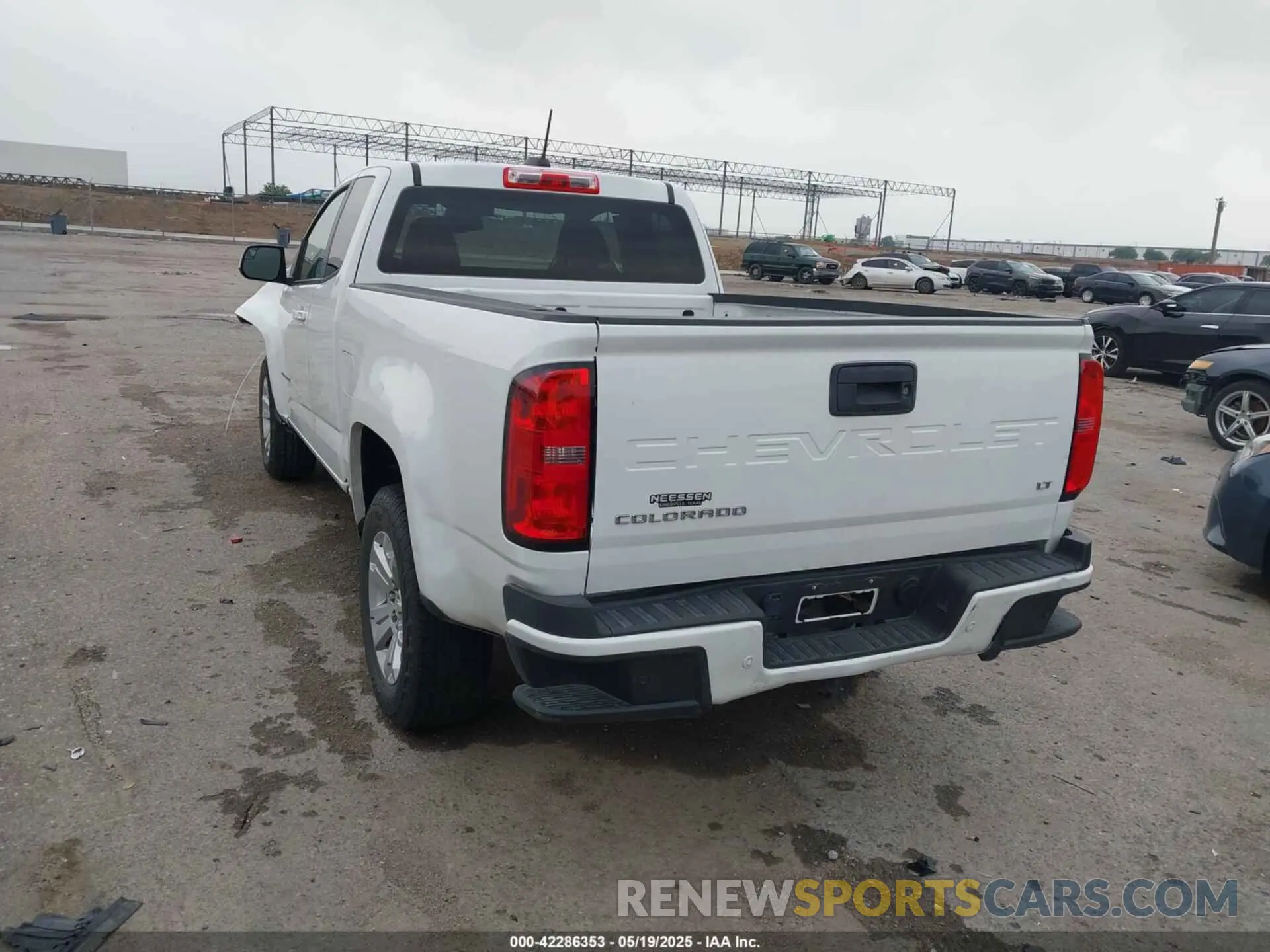 3 Photograph of a damaged car 1GCHSCEA7M1286915 CHEVROLET COLORADO 2021
