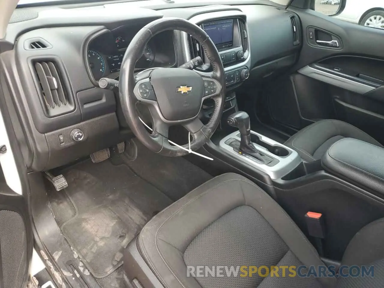8 Photograph of a damaged car 1GCHSCEA7M1294206 CHEVROLET COLORADO 2021