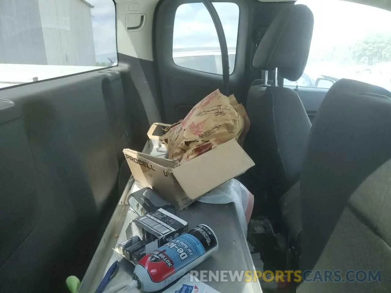 10 Photograph of a damaged car 1GCHSCEA8M1239683 CHEVROLET COLORADO 2021