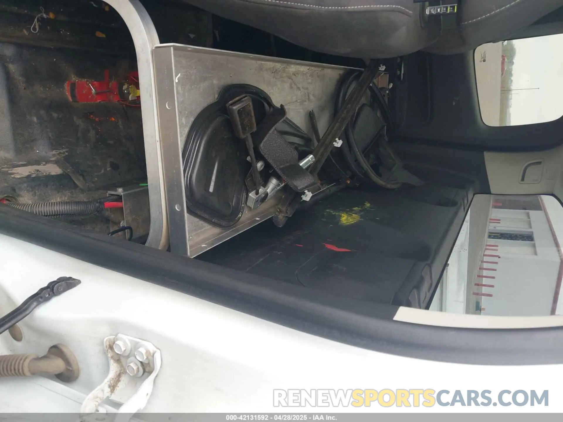 18 Photograph of a damaged car 1GCHTCEA0M1242851 CHEVROLET COLORADO 2021