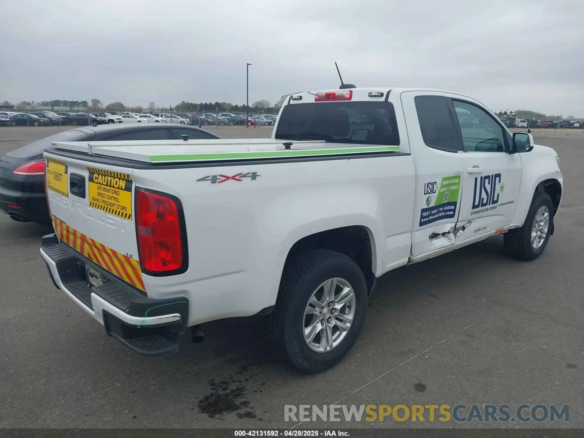 4 Photograph of a damaged car 1GCHTCEA0M1242851 CHEVROLET COLORADO 2021