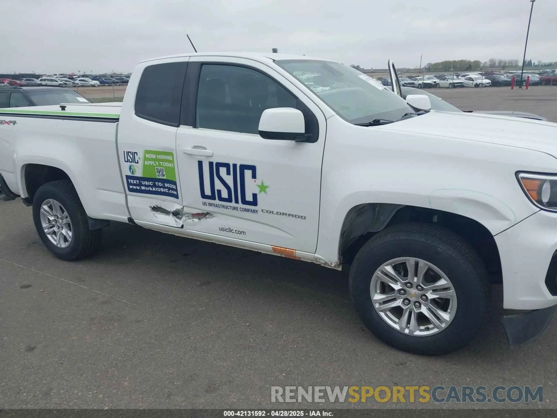 6 Photograph of a damaged car 1GCHTCEA0M1242851 CHEVROLET COLORADO 2021